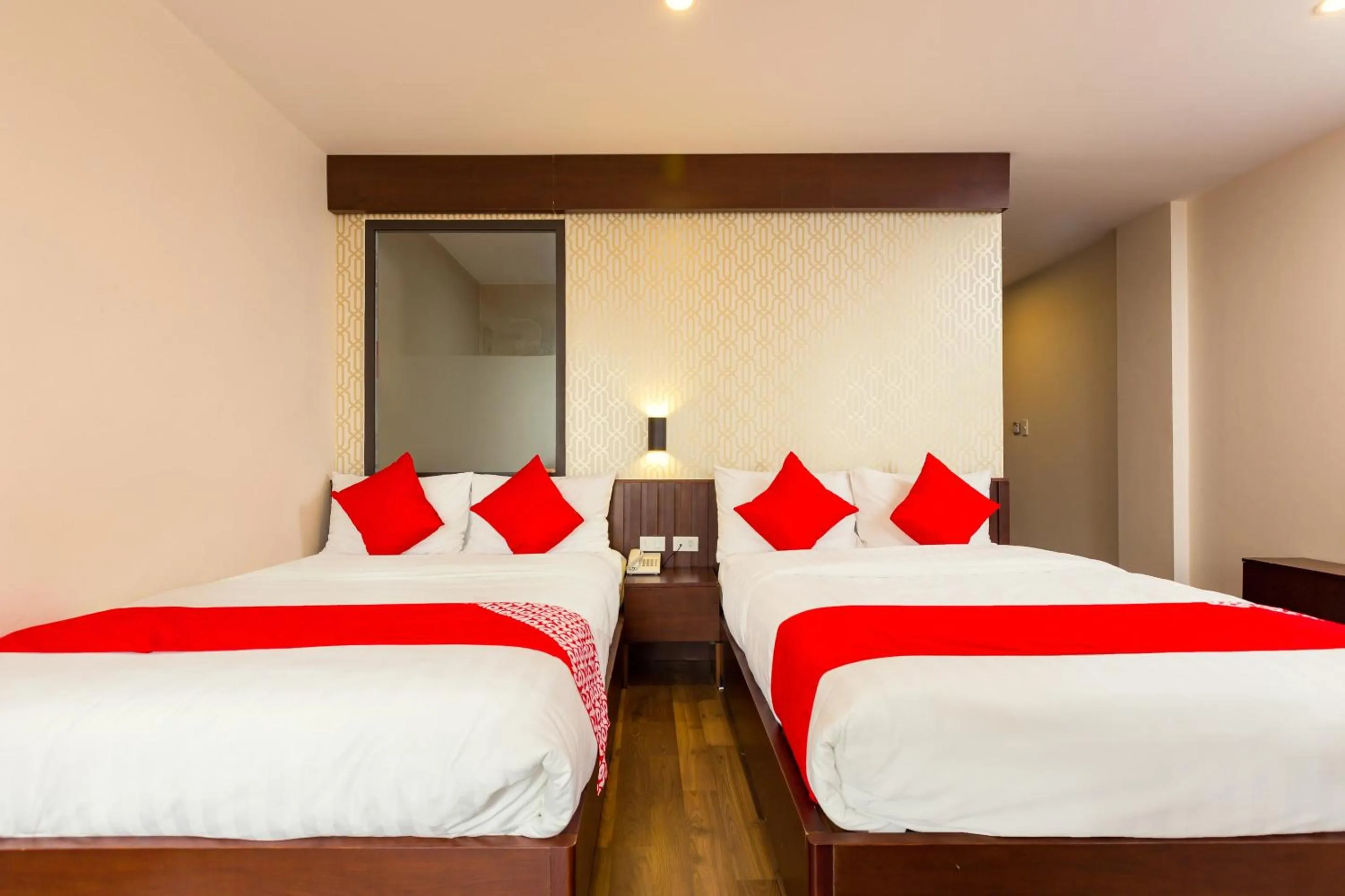 Bedroom, Bed in OYO 930 Thang Long Hotel