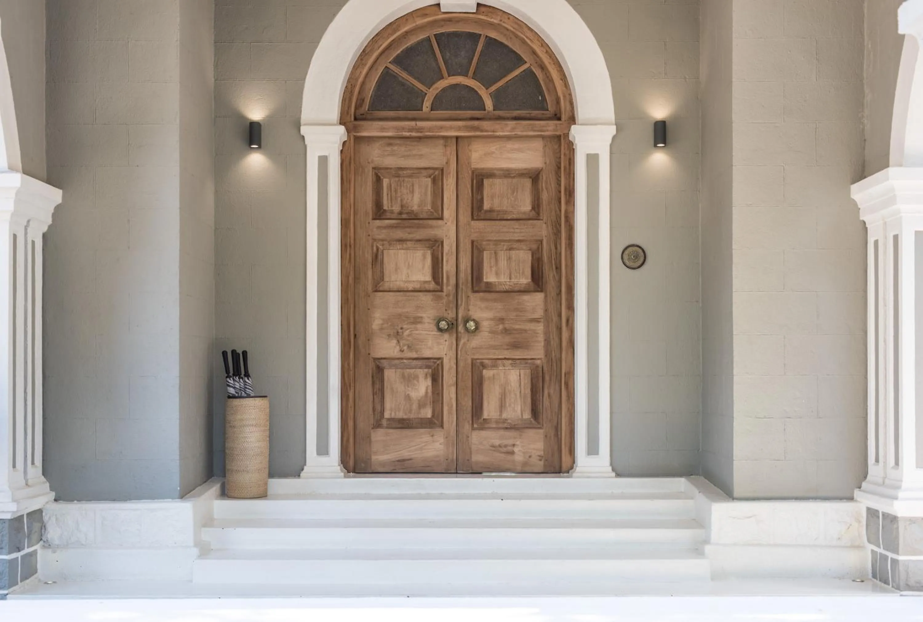 Facade/entrance in Nine Skies