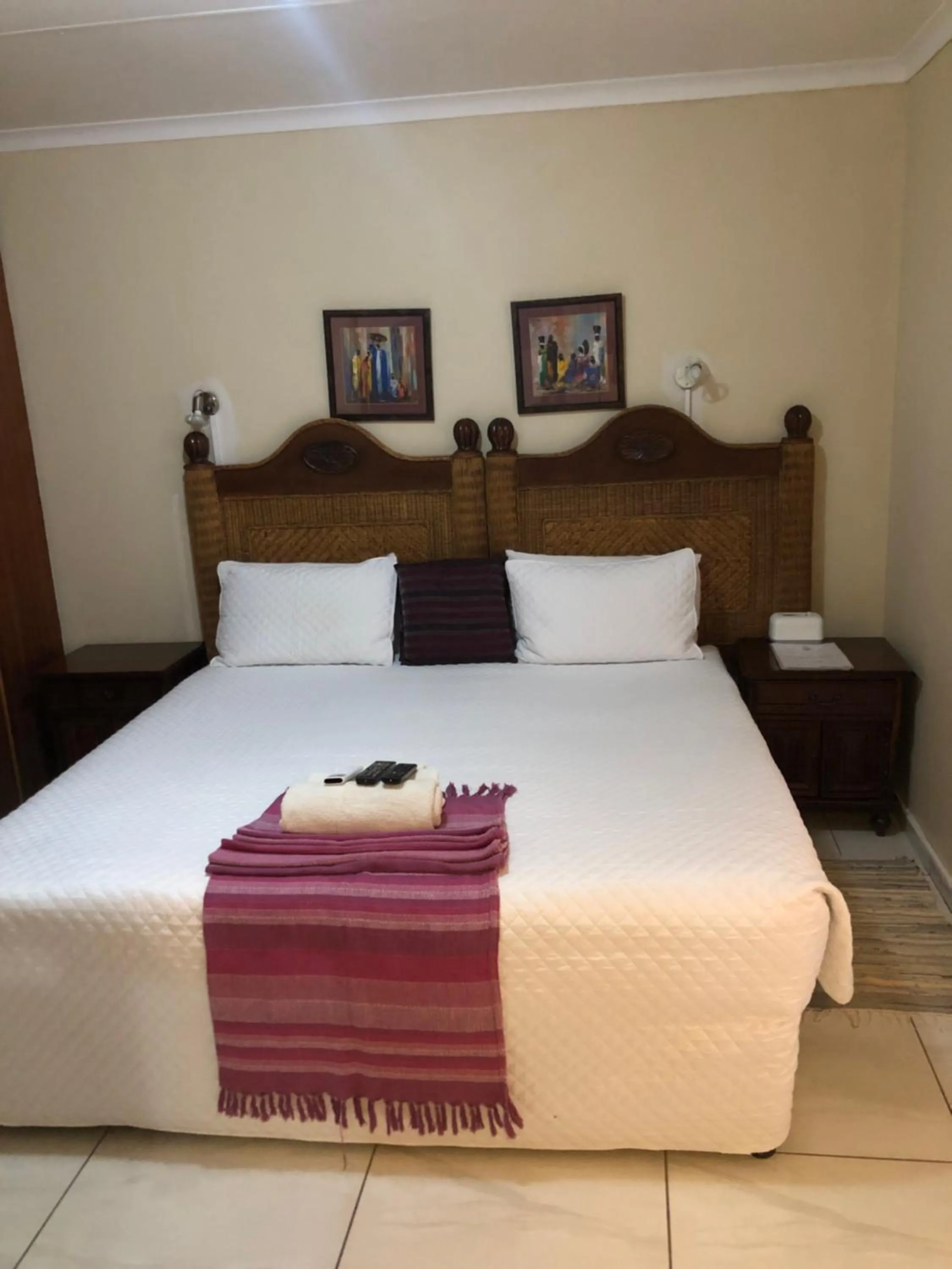 Bed in Kamogelo Guest House
