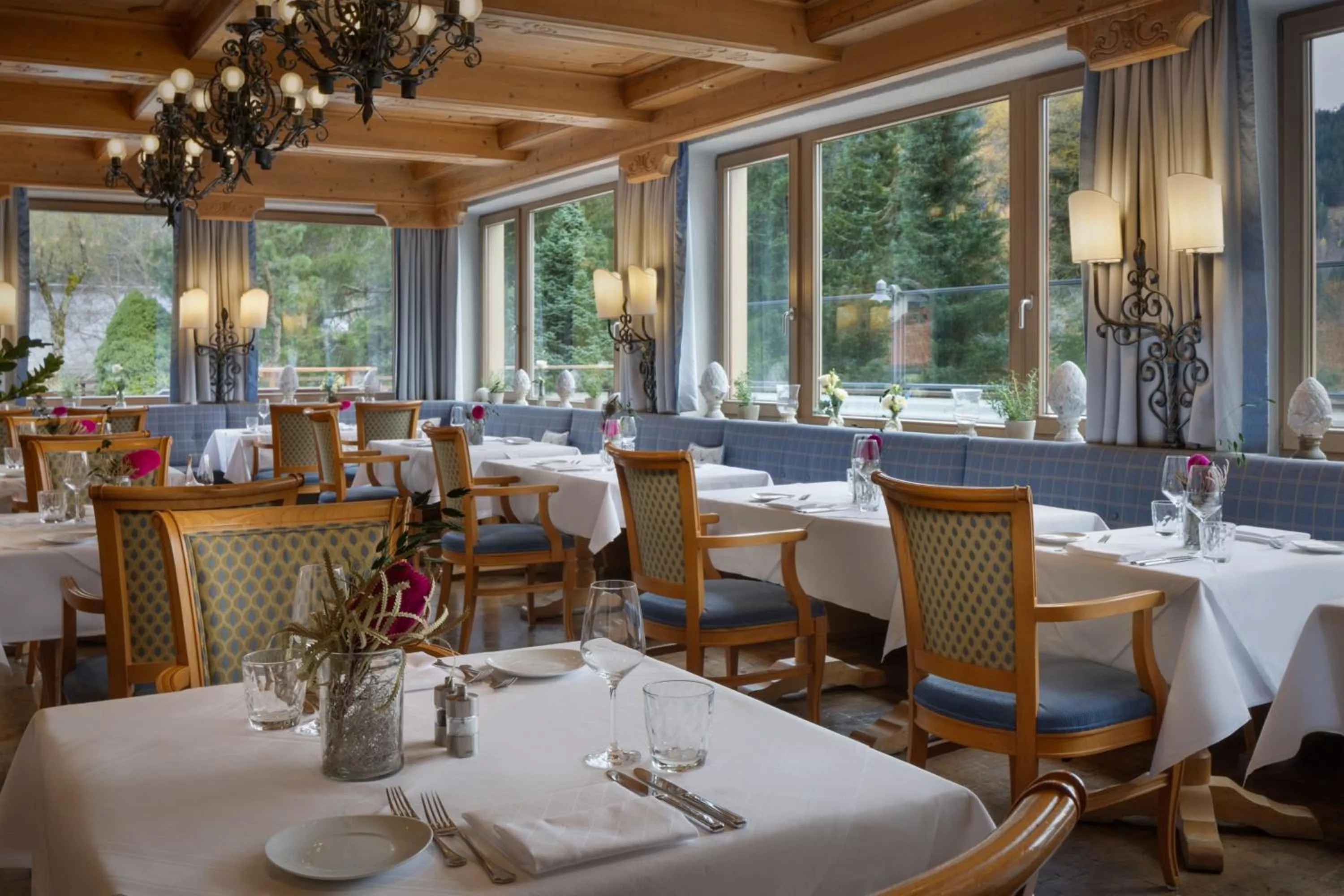 Restaurant/places to eat in Arabella Alpenhotel am Spitzingsee, a Tribute Portfolio Hotel