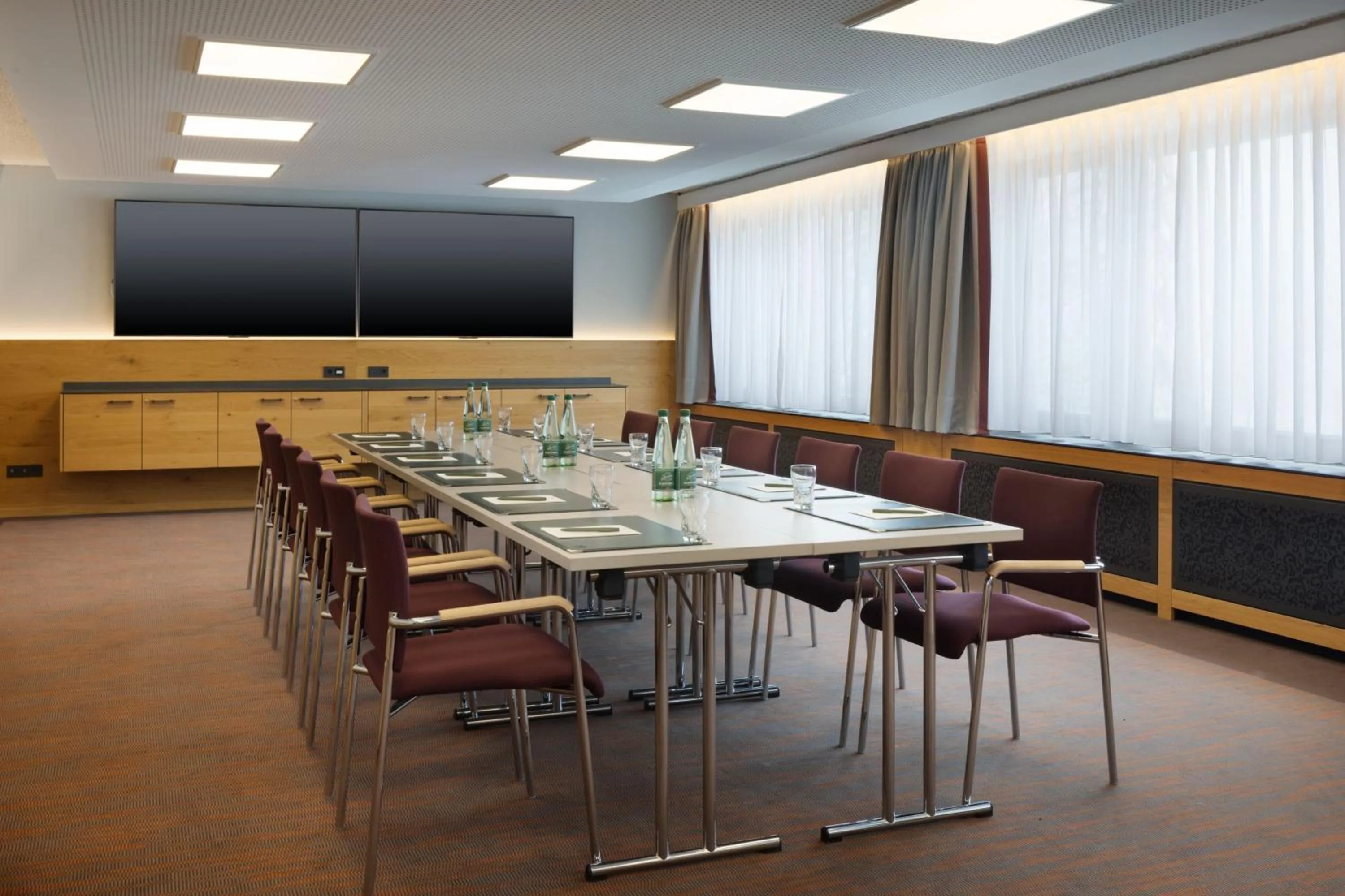 Meeting/conference room in Arabella Alpenhotel am Spitzingsee, a Tribute Portfolio Hotel