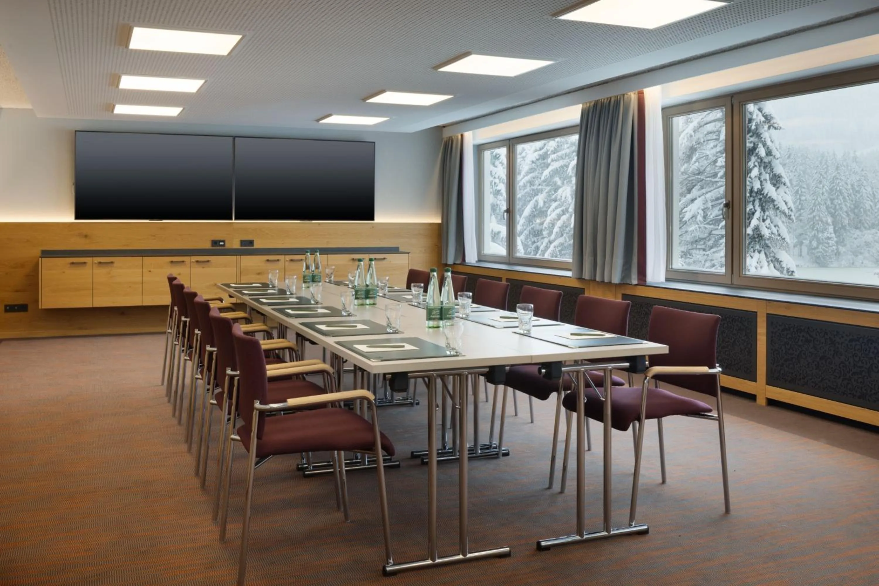 Meeting/conference room in Arabella Alpenhotel am Spitzingsee, a Tribute Portfolio Hotel