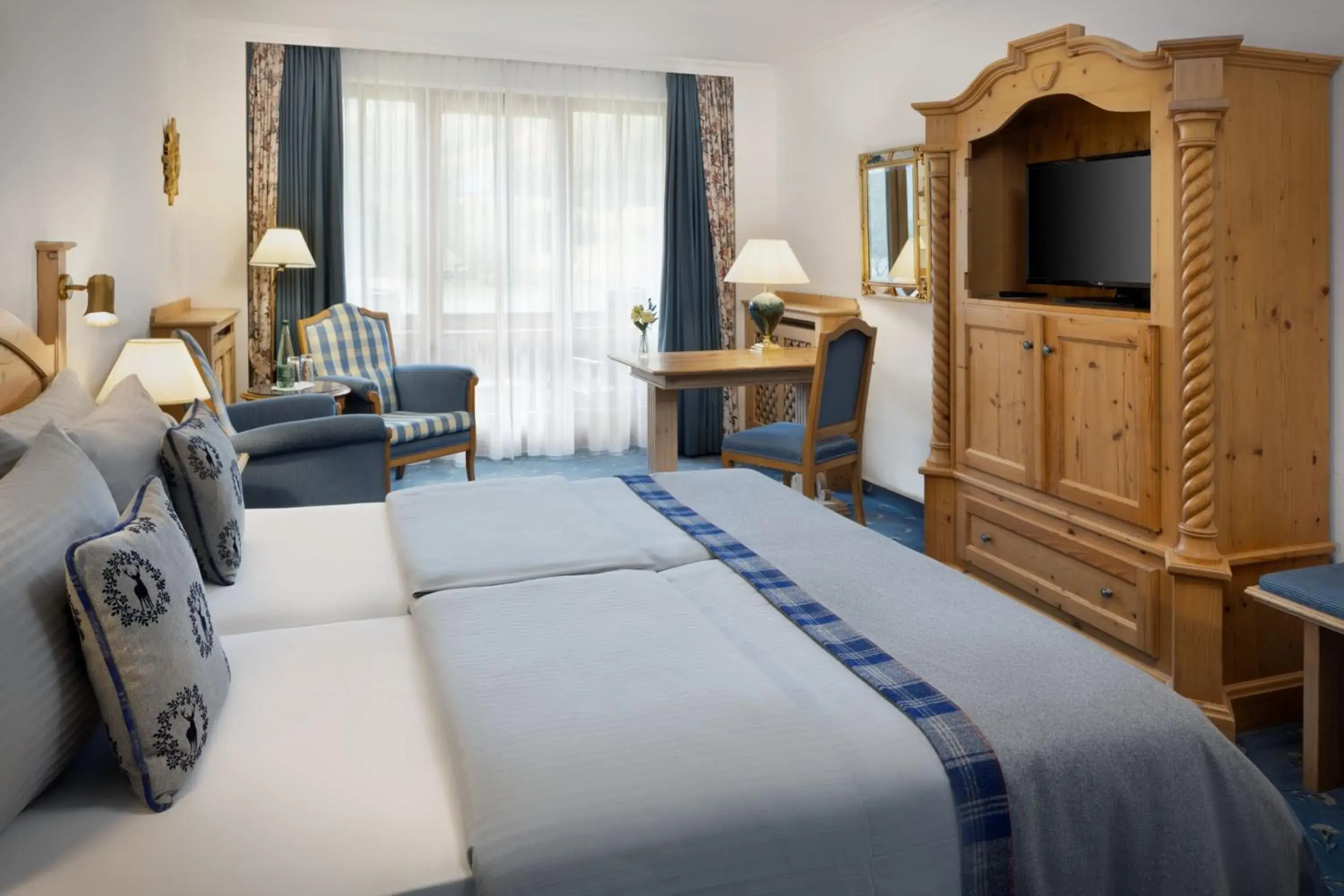 Lake Yard House King Room with Balcony and Mountain View in Arabella Alpenhotel am Spitzingsee, a Tribute Portfolio Hotel Lake Yard House King Room with Balcony and Mountain View in Arabella Alpenhotel am Spitzingsee, a Tribute Portfolio Hotel