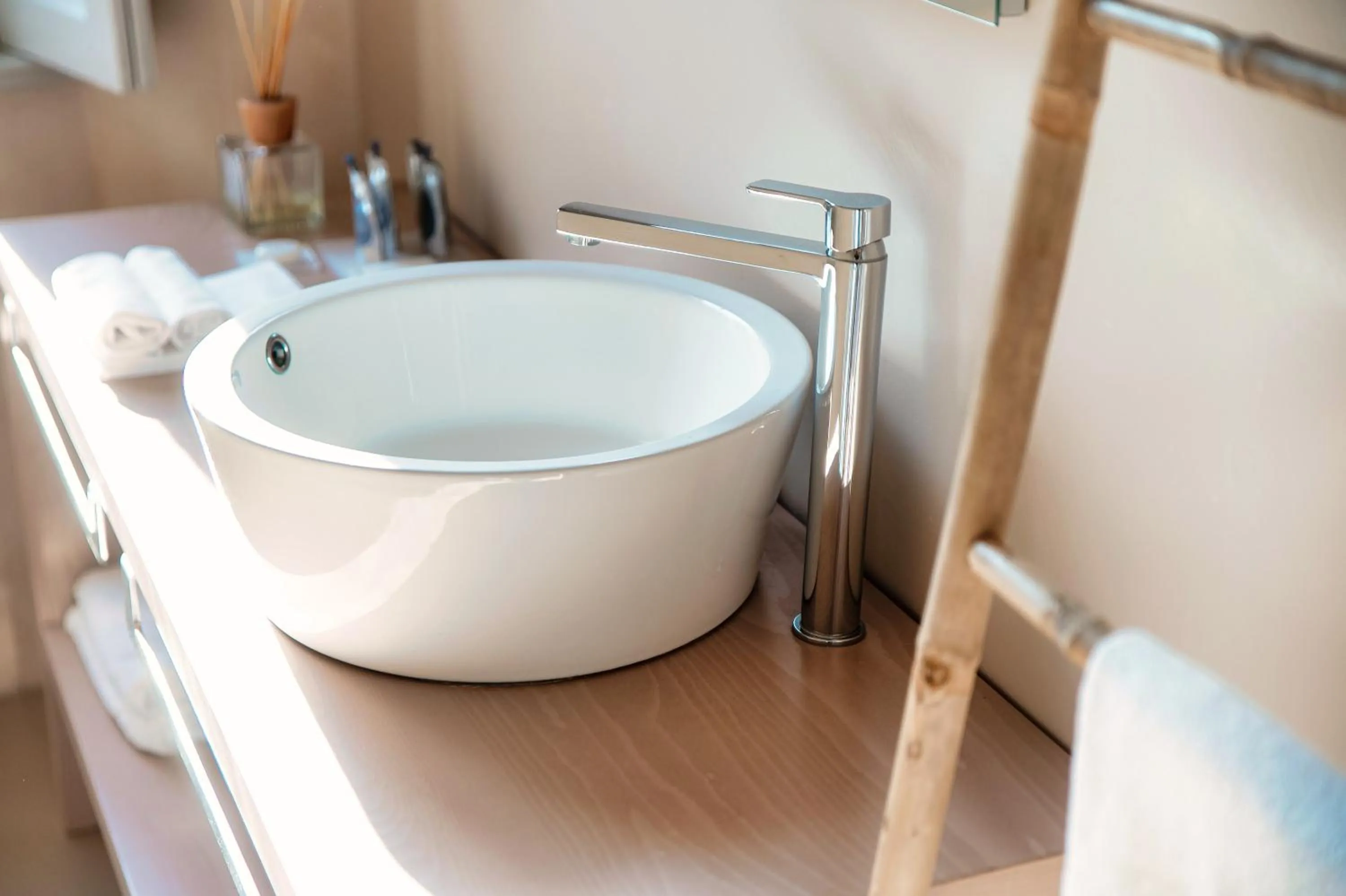 Bathroom in Dandelion Como Suites & Park