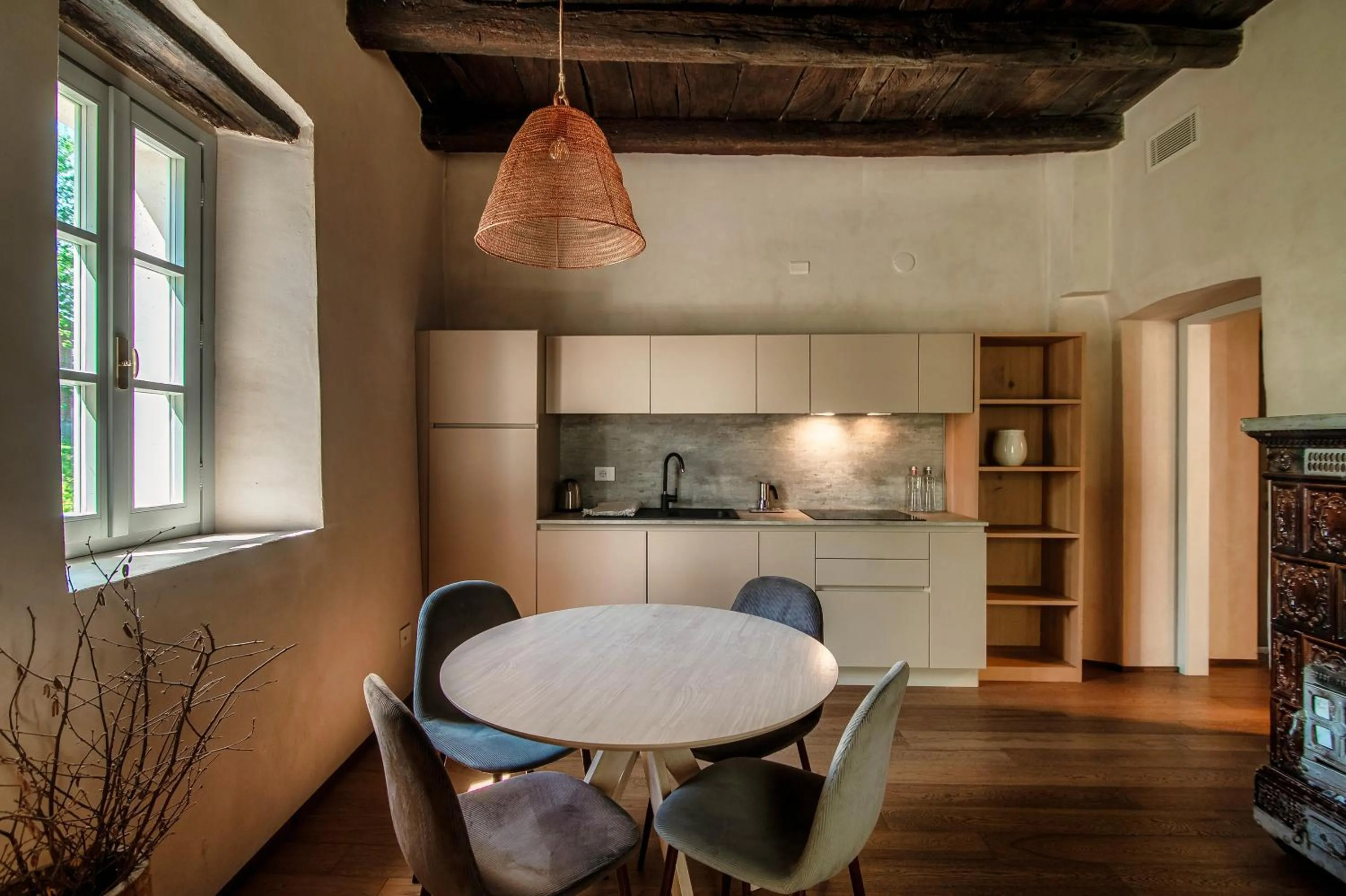 Kitchen or kitchenette in Dandelion Como Suites & Park