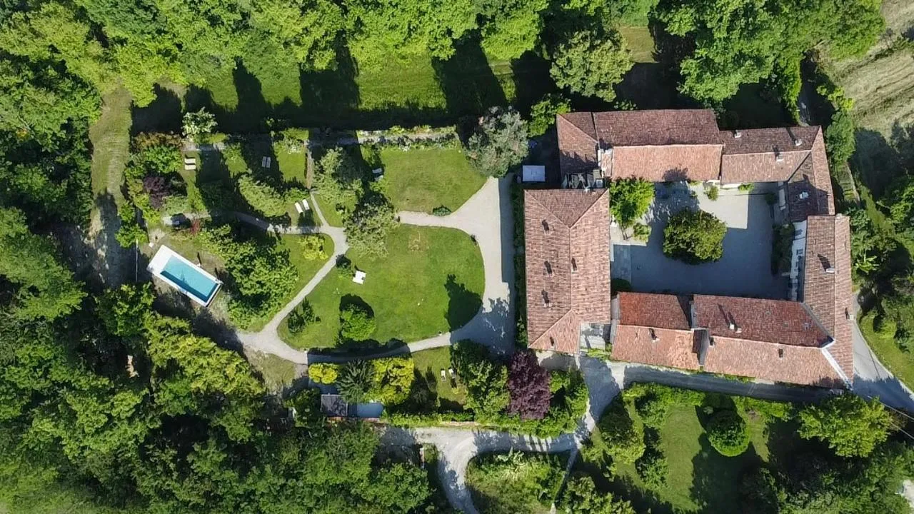 Dandelion Como Suites & Park