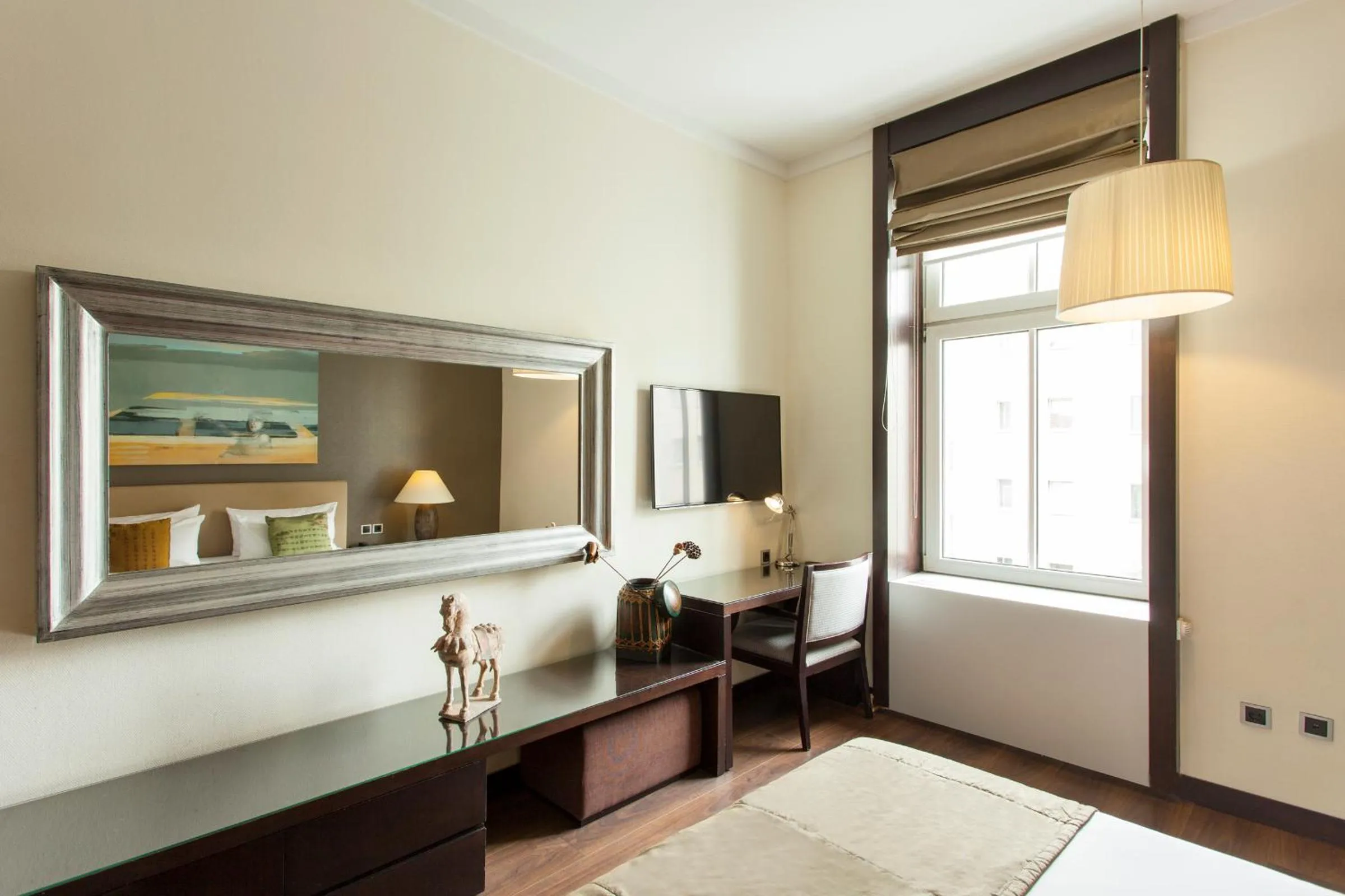 Decorative detail, Bed in Quentin Design Hotel Berlin