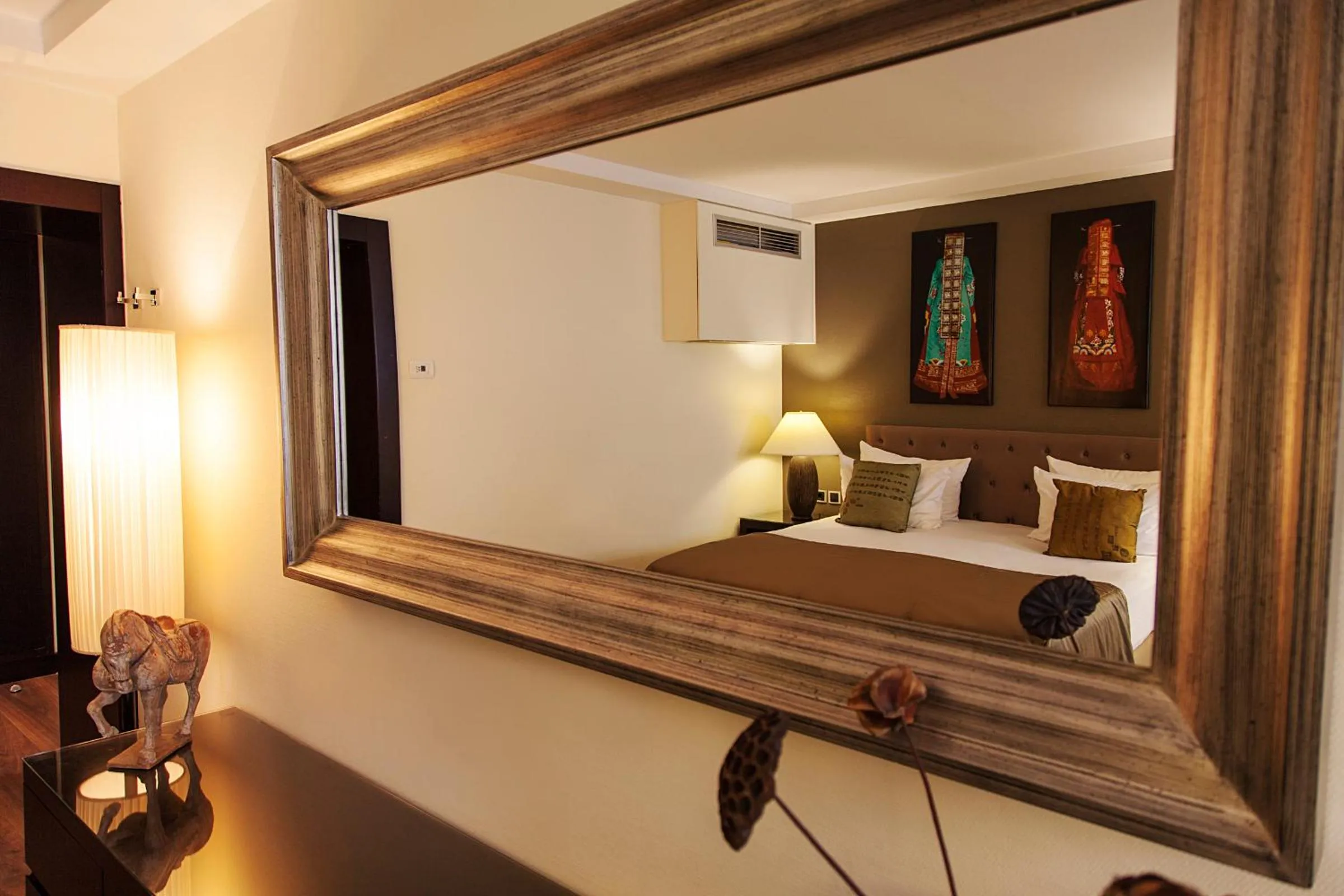 Decorative detail, Bed in Quentin Design Hotel Berlin