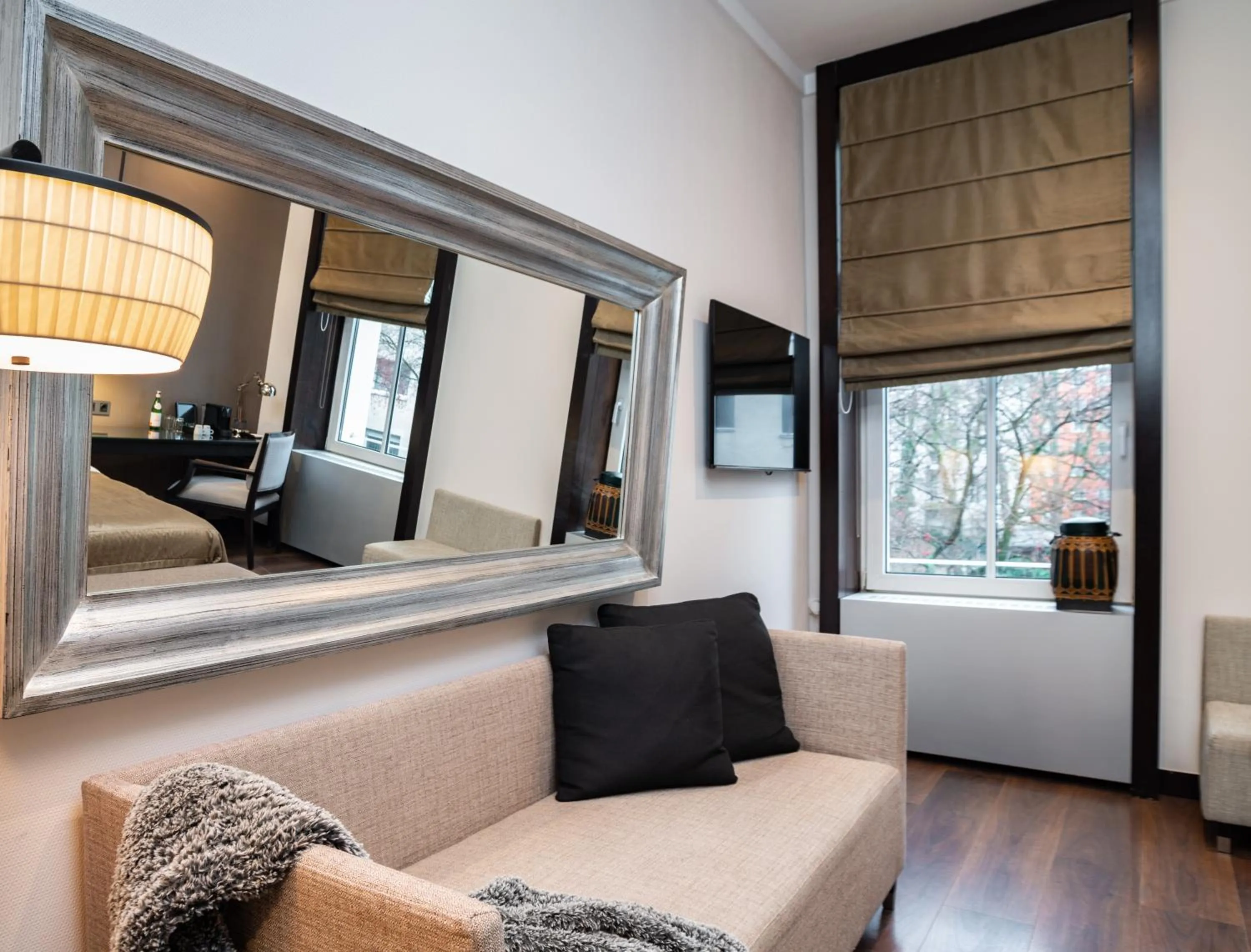 Seating area in Quentin Design Hotel Berlin