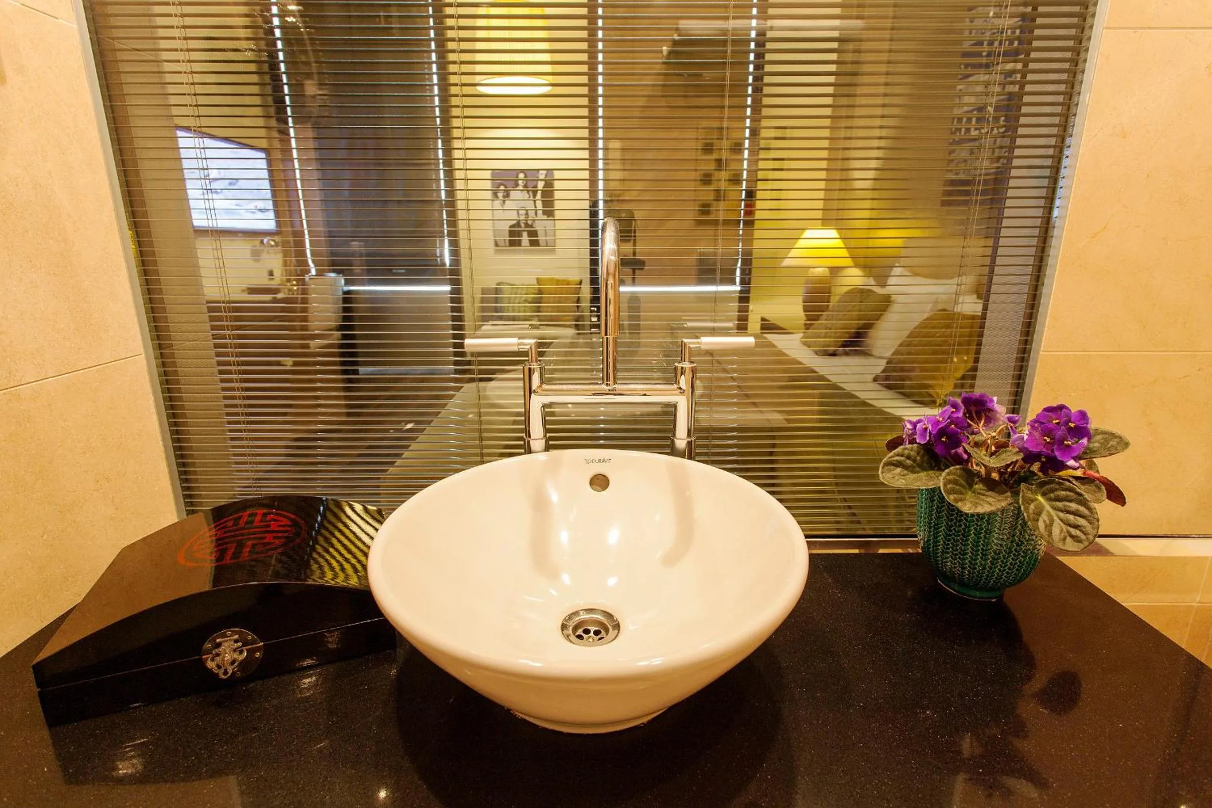 Bathroom in Quentin Design Hotel Berlin