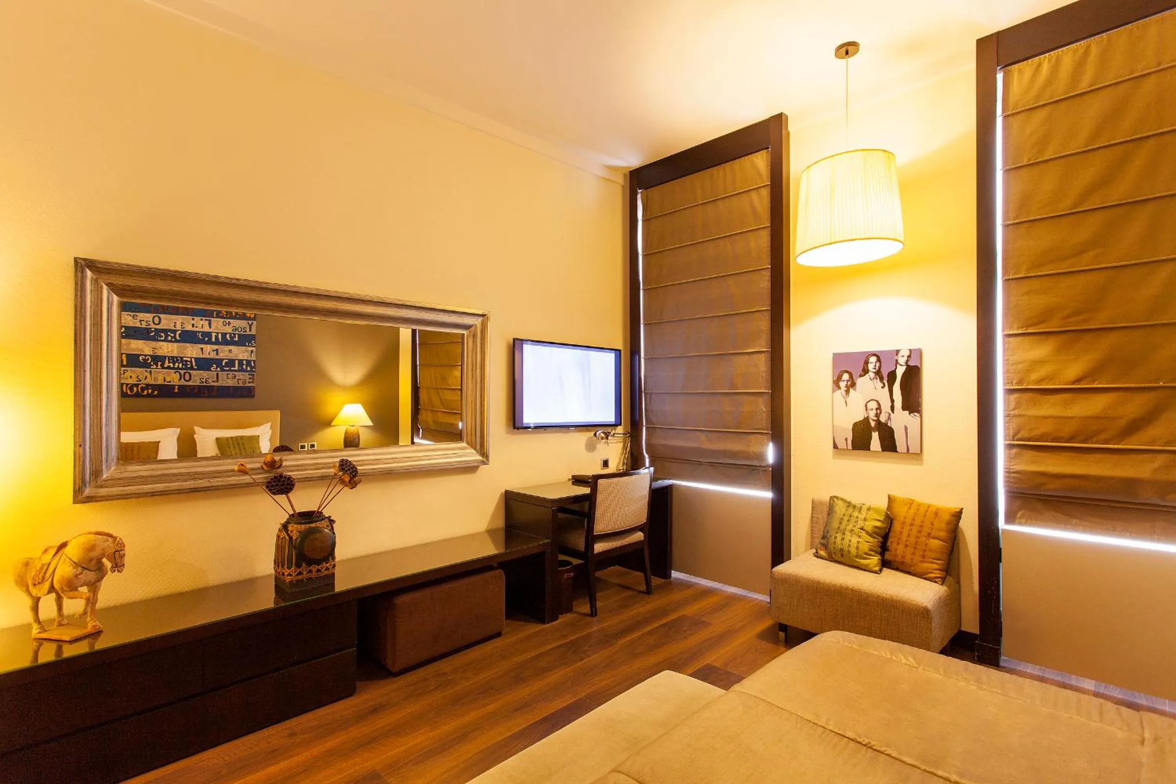 Decorative detail, Bed in Quentin Design Hotel Berlin