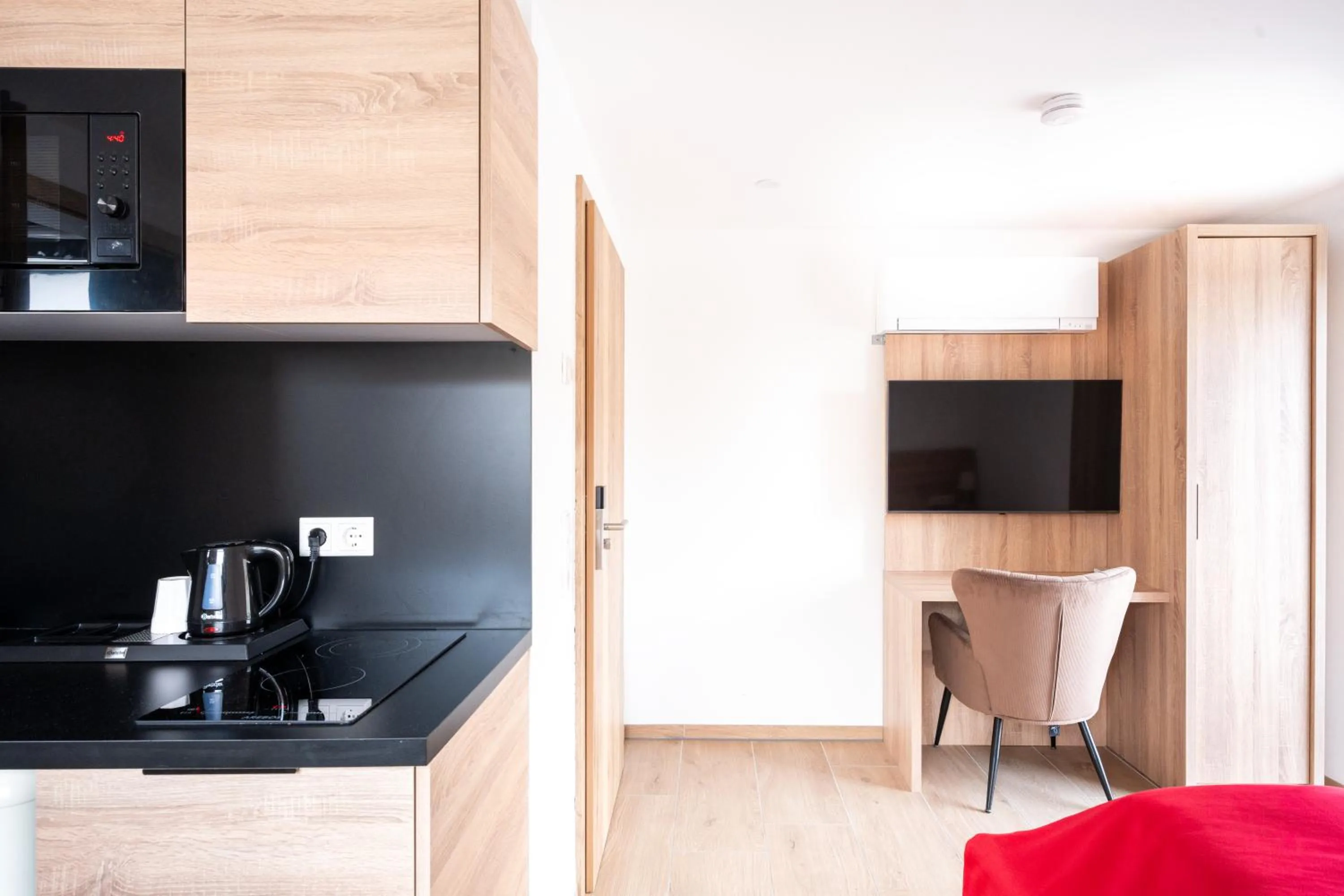 Coffee/tea facilities in B&S Hotel