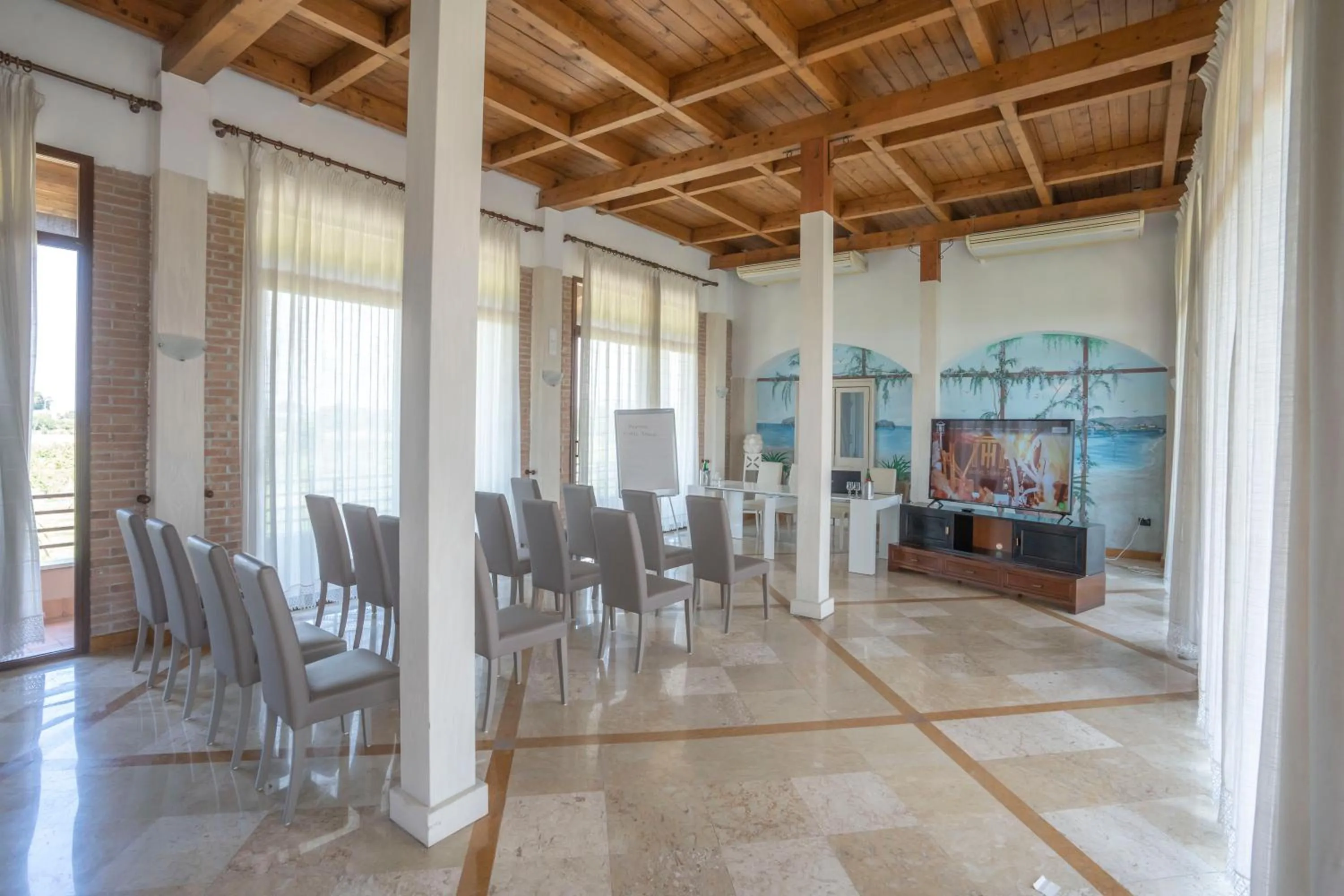 Communal lounge/ TV room in Hotel Tempio