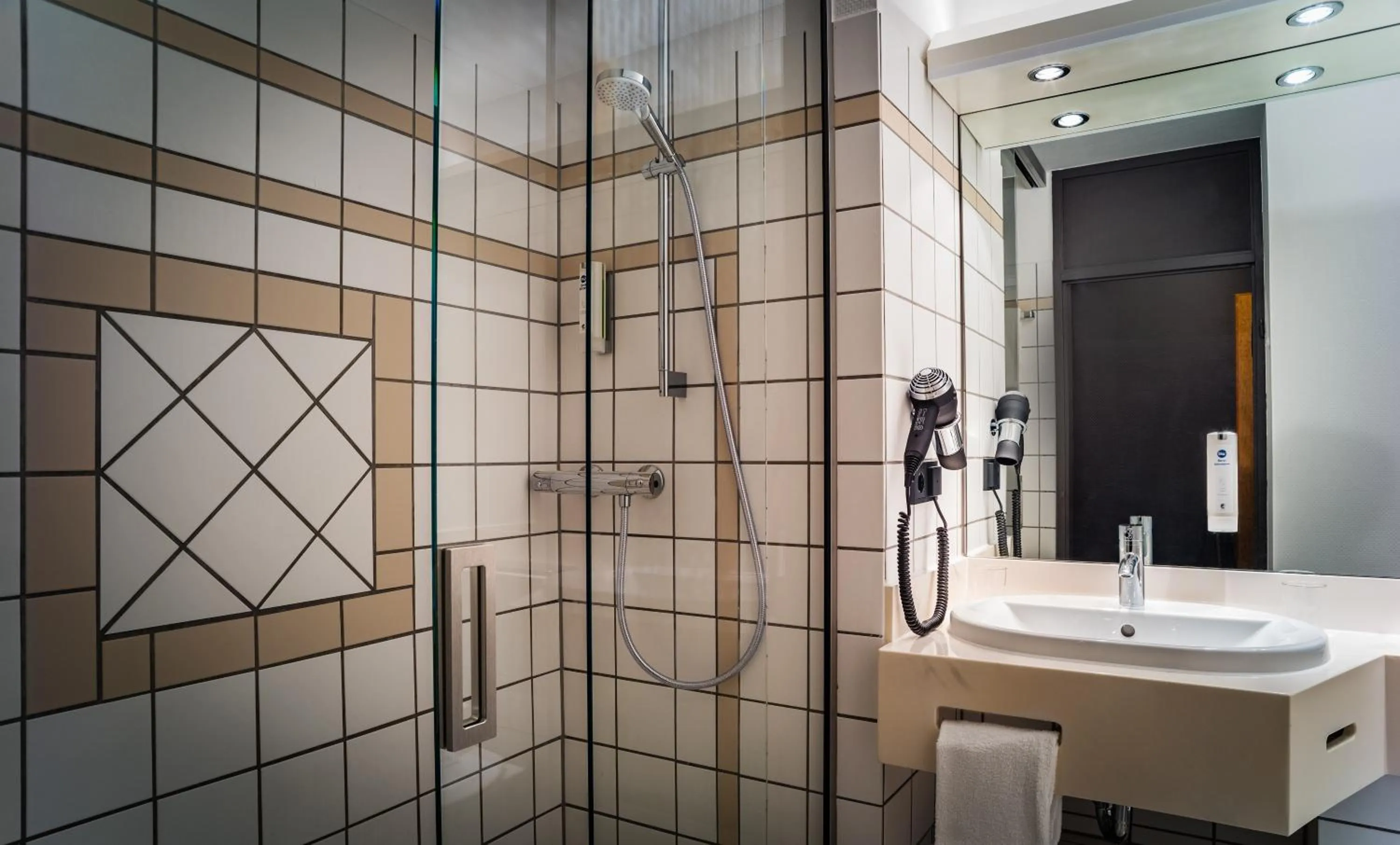Shower in Best Western Hotel Kaiserslautern