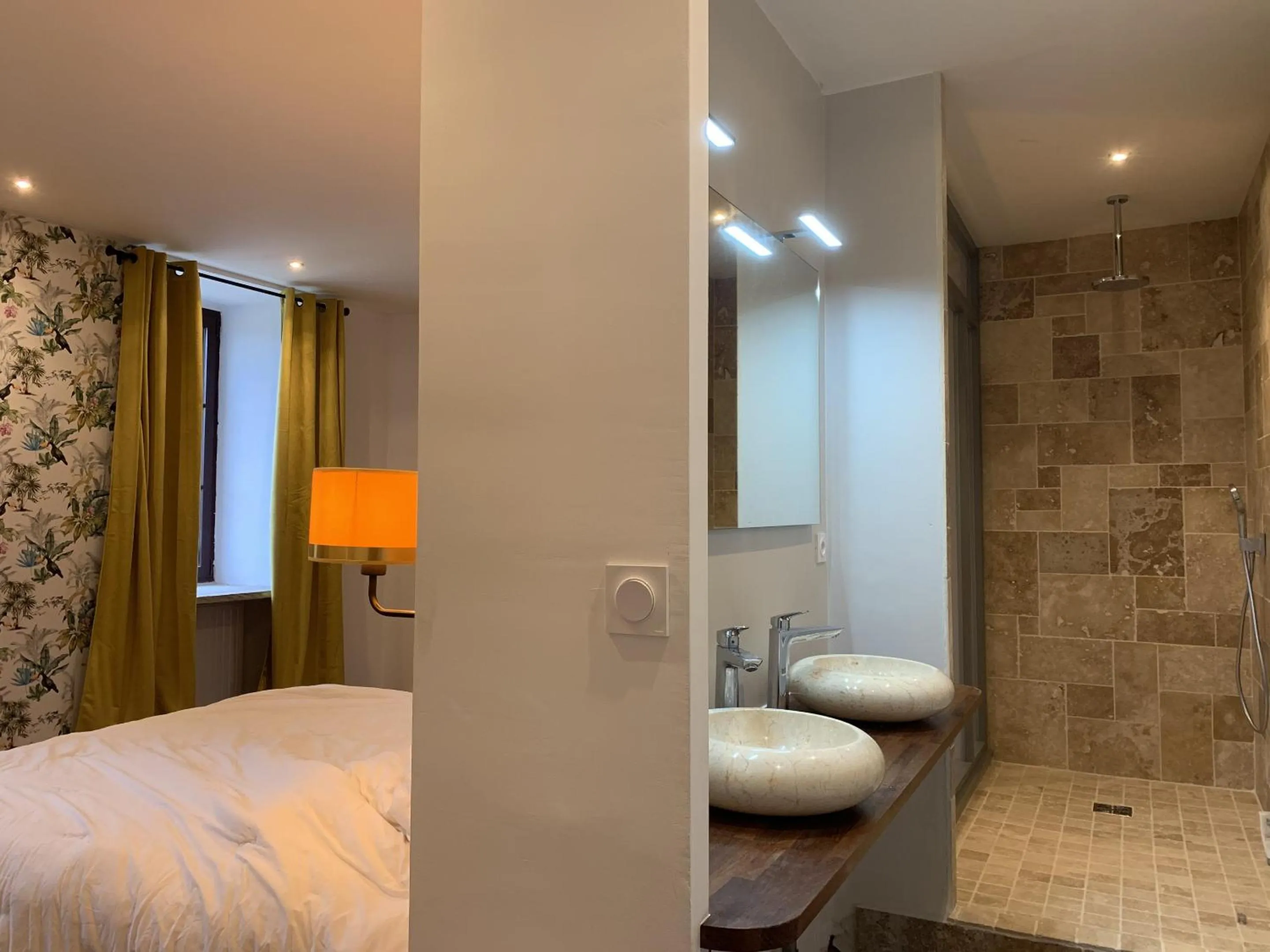 Bedroom, Bed in Les Villas d Onalou Kergastel