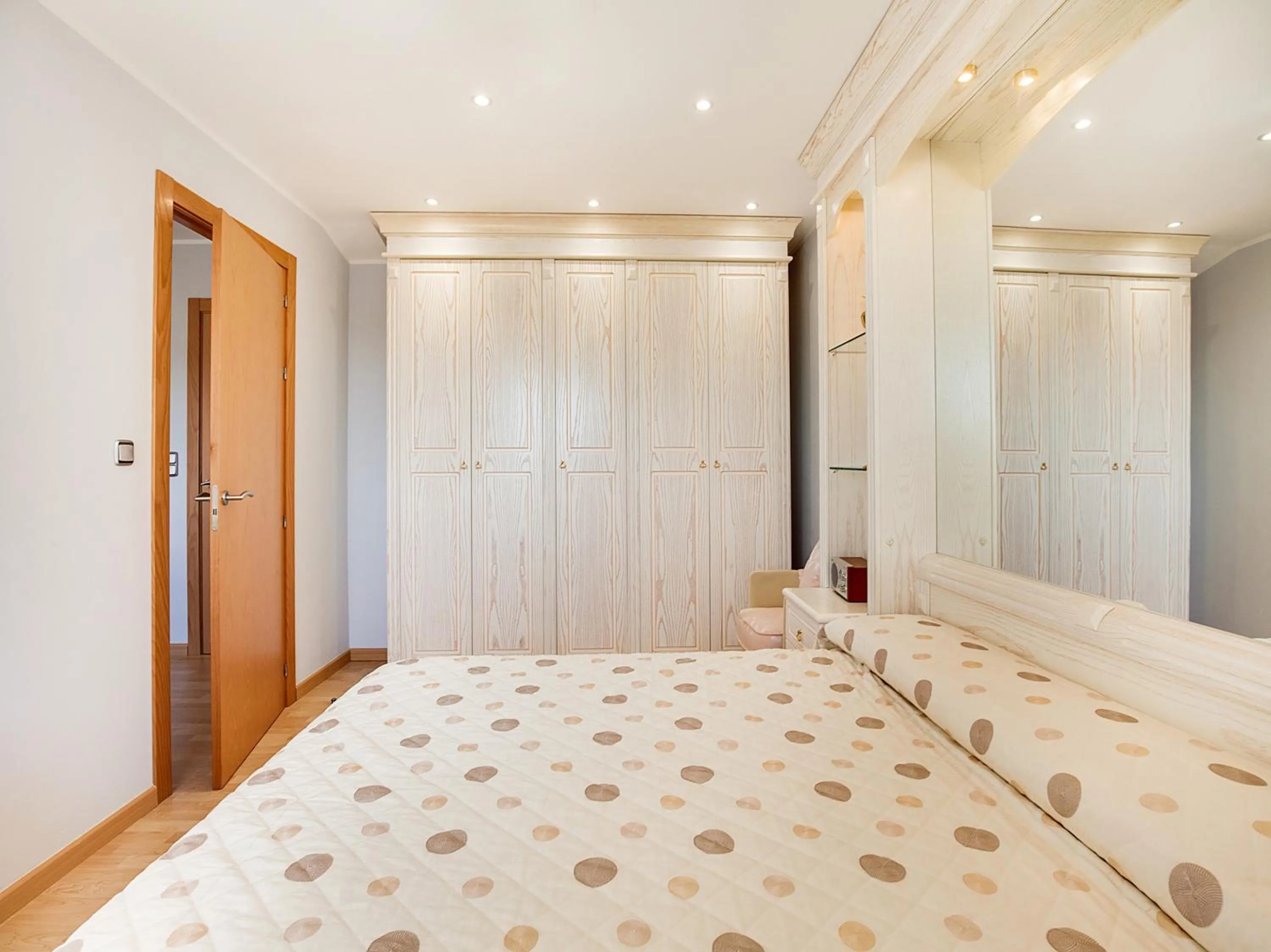 Photo of the whole room, Bed in Hotel Restaurante Blanc I Negre 2