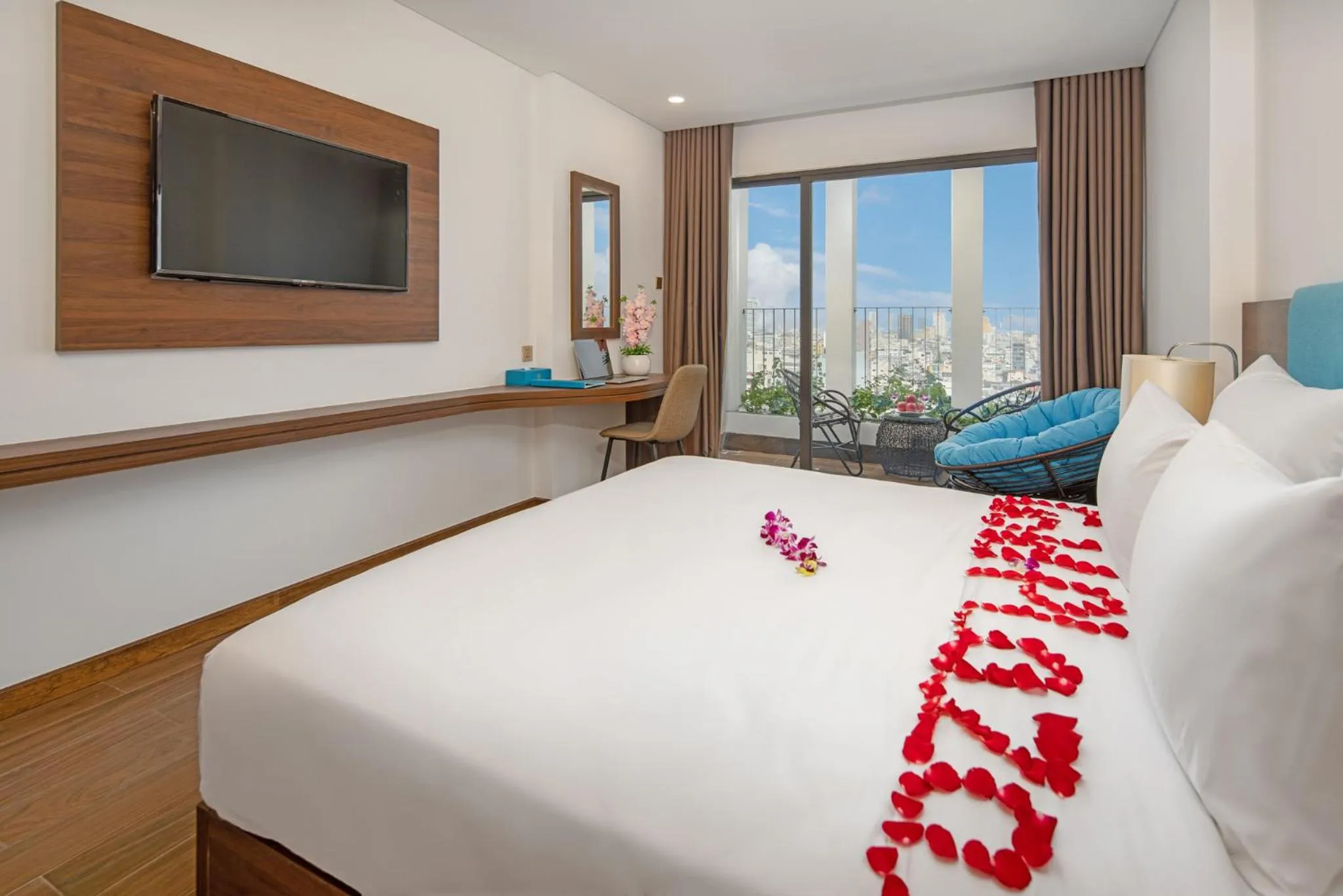 TV and multimedia, Bed in Gold Plaza Hotel Da Nang