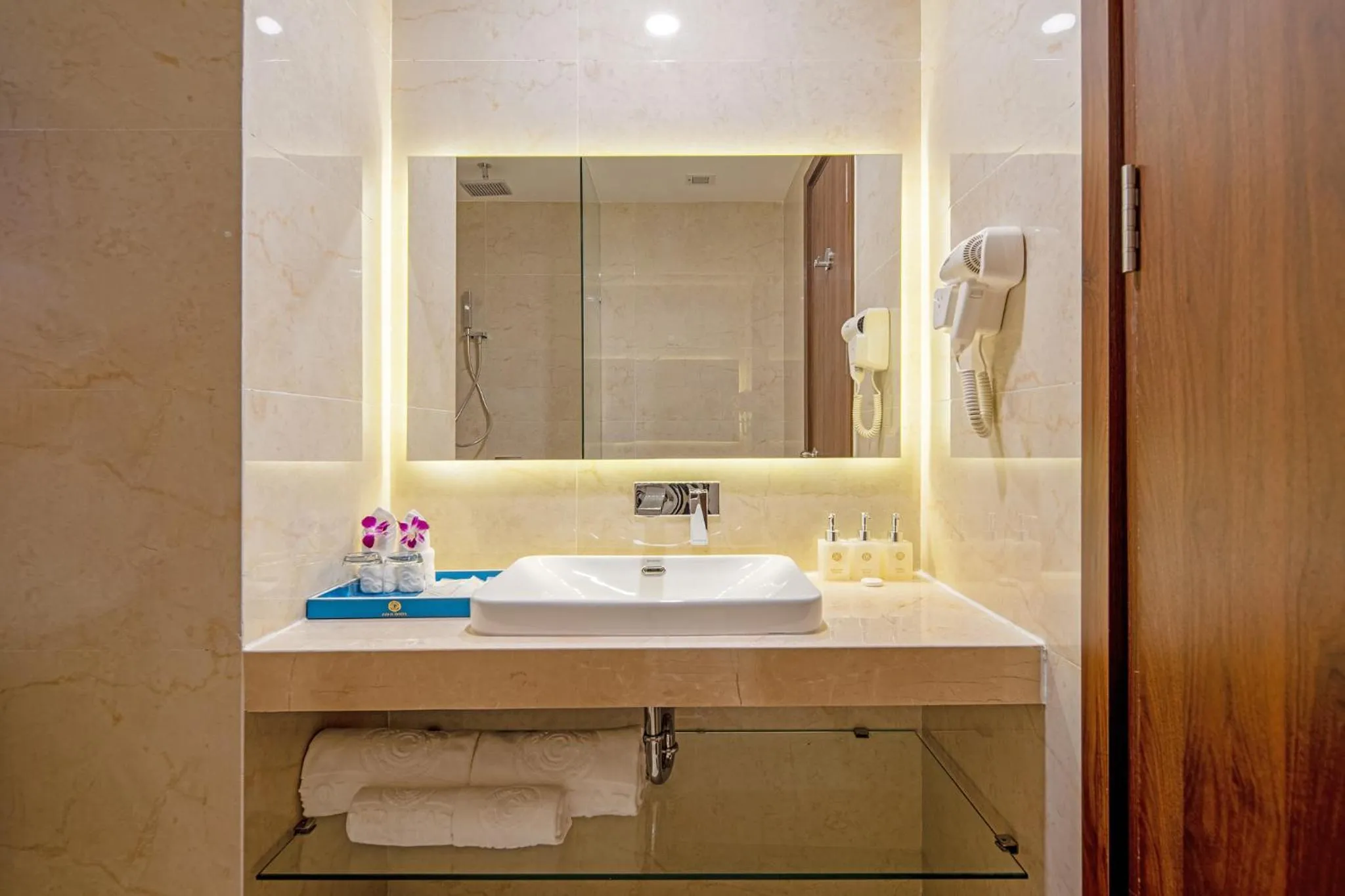 Bathroom in Gold Plaza Hotel Da Nang