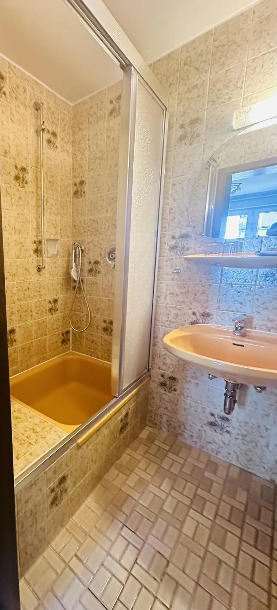 Shower in Hotel Nuhnetal