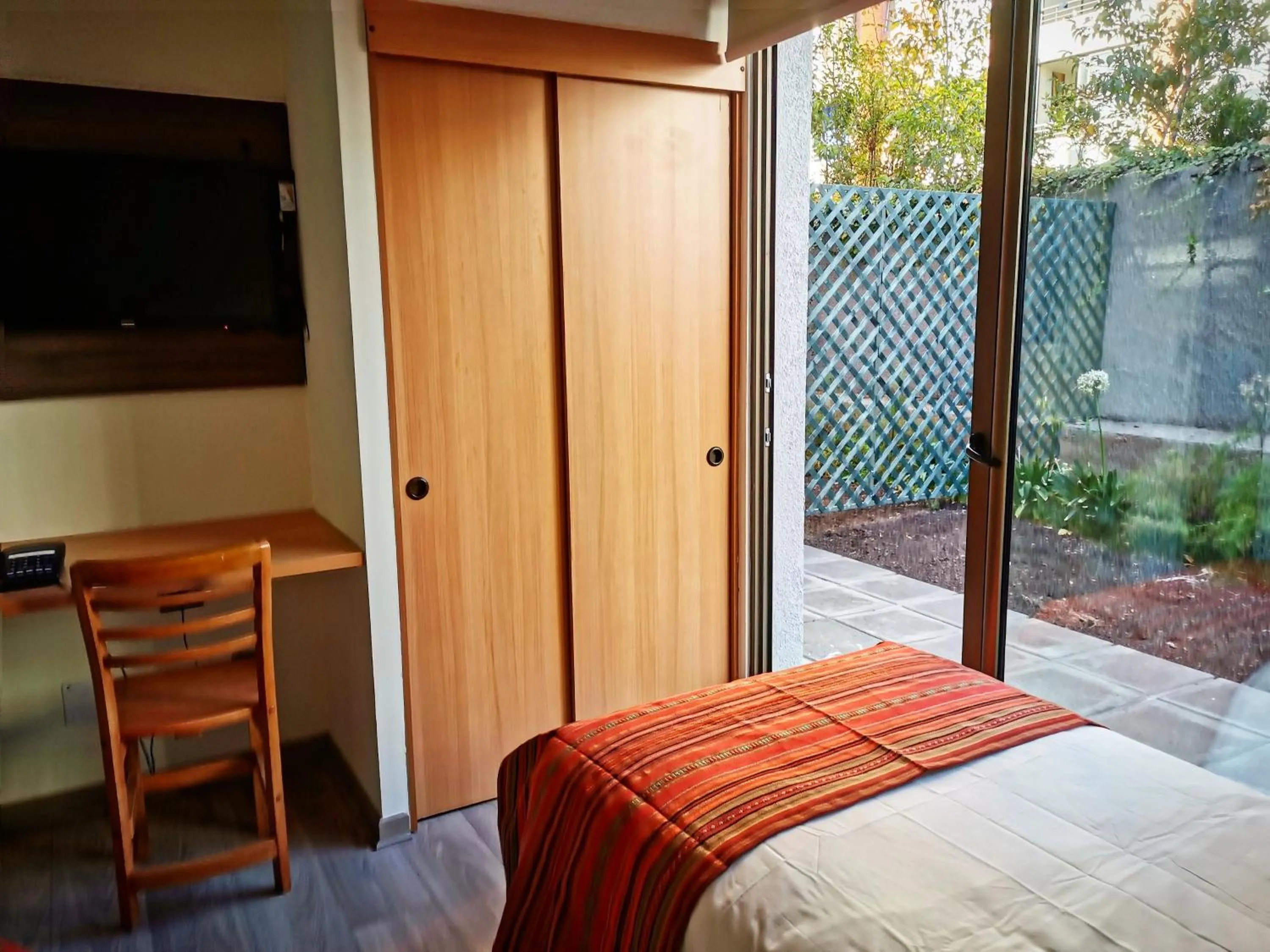 Balcony/Terrace, Bed in Apart Hotel Viva Providencia