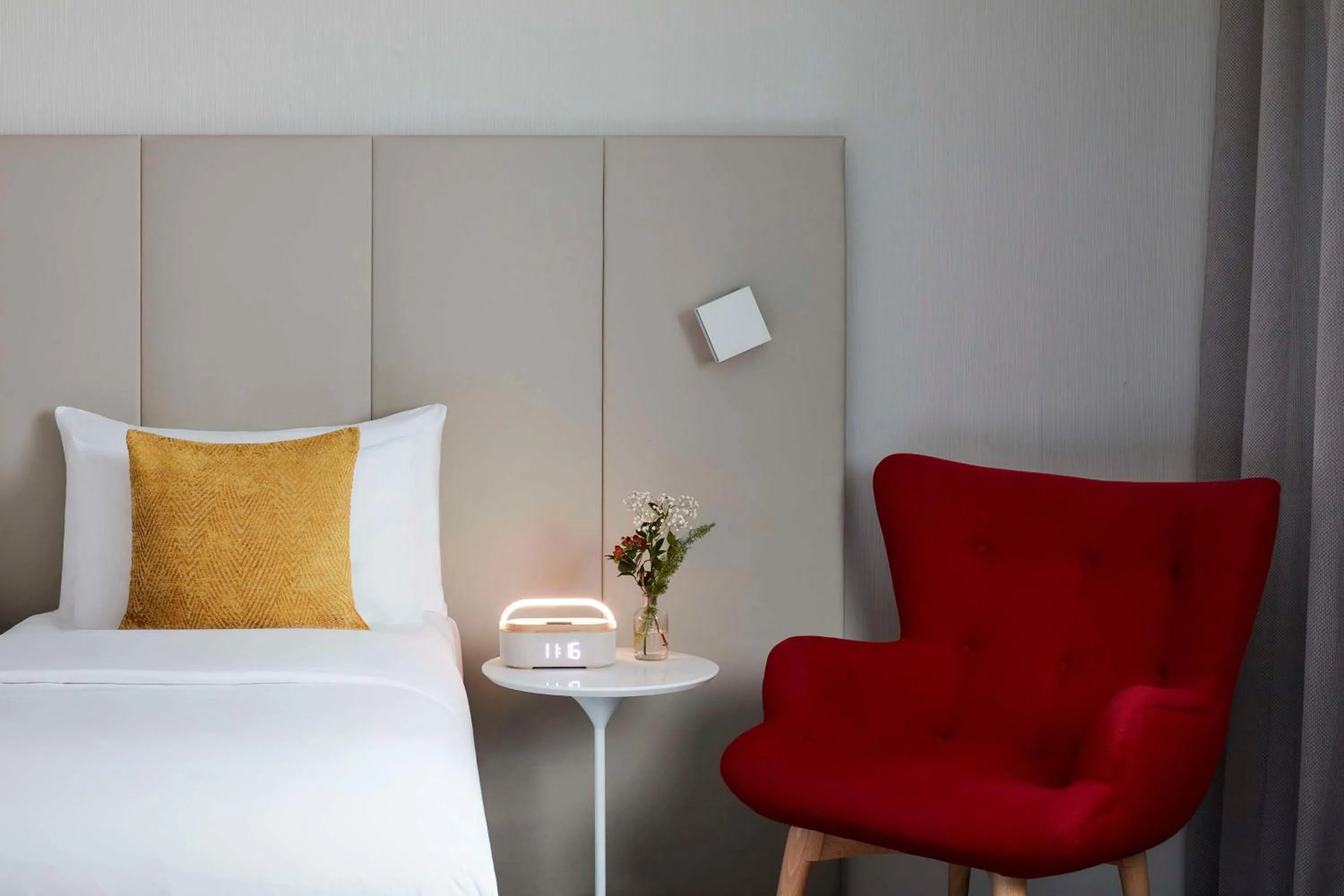 Bedroom, Bed in Avani Frankfurt City Hotel