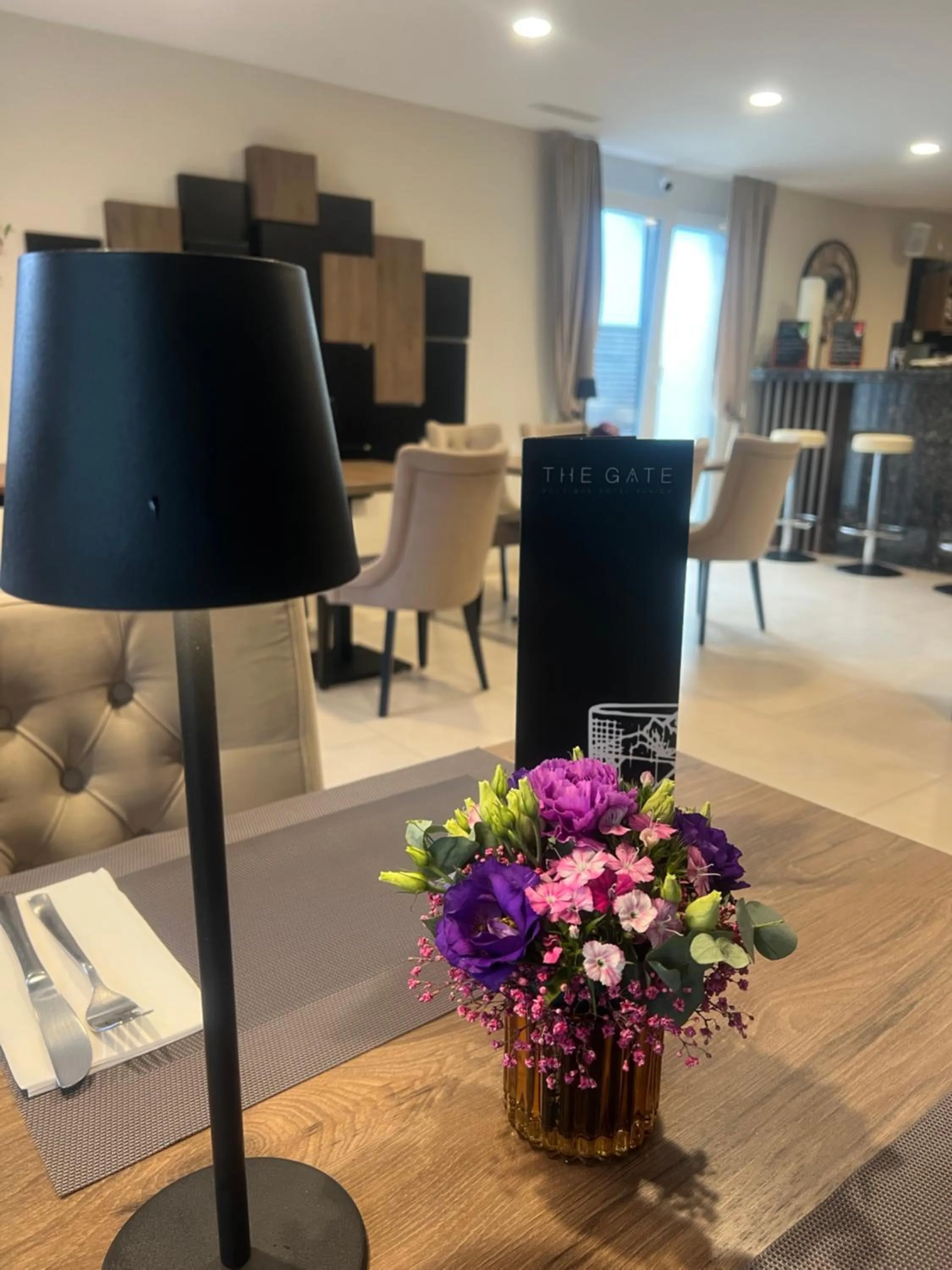 Restaurant/places to eat in The Gate Boutique Hotel Zürich