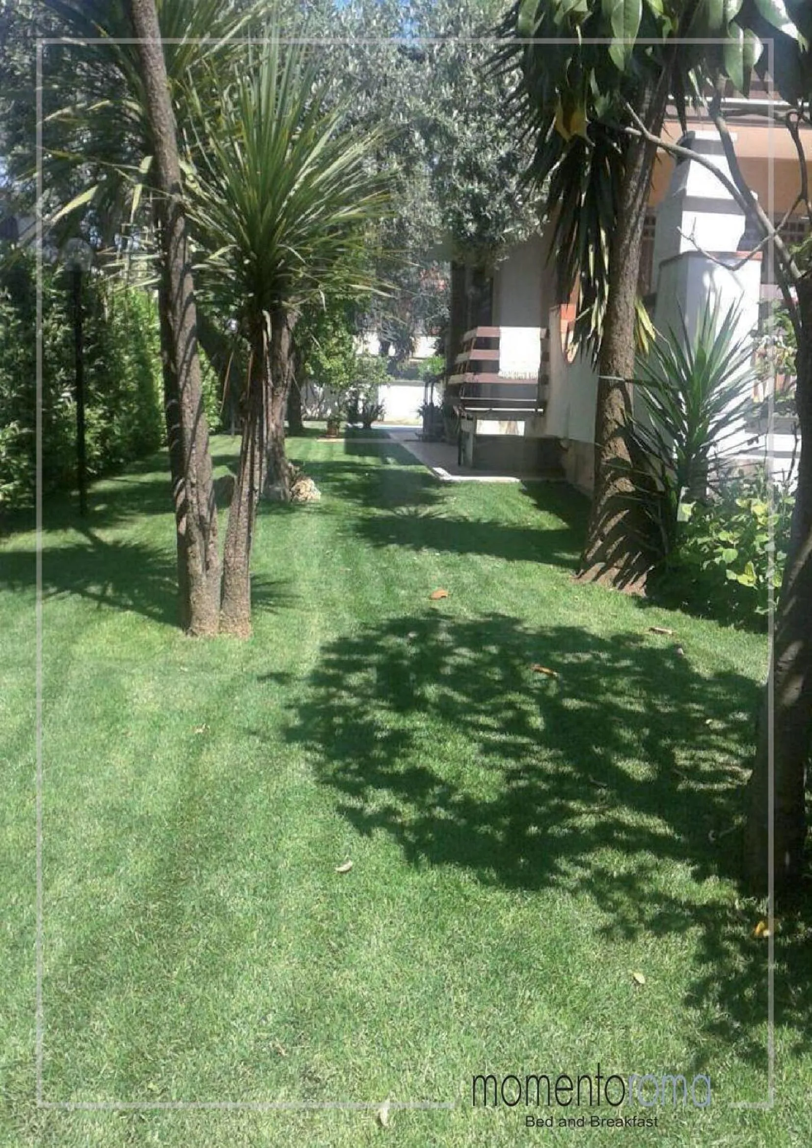 Garden in Momentoroma b&b