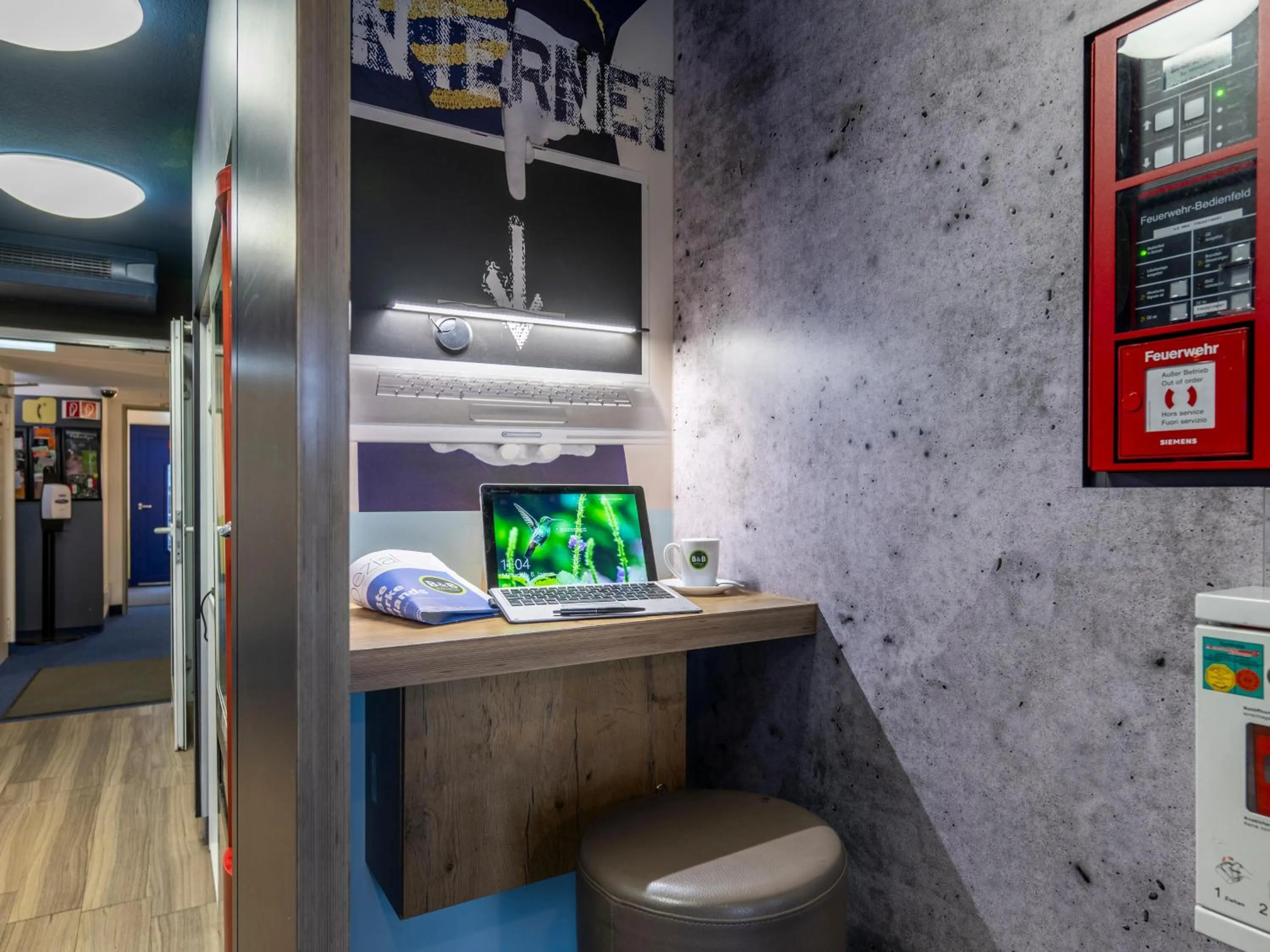 Lobby or reception in ibis budget Düsseldorf Airport