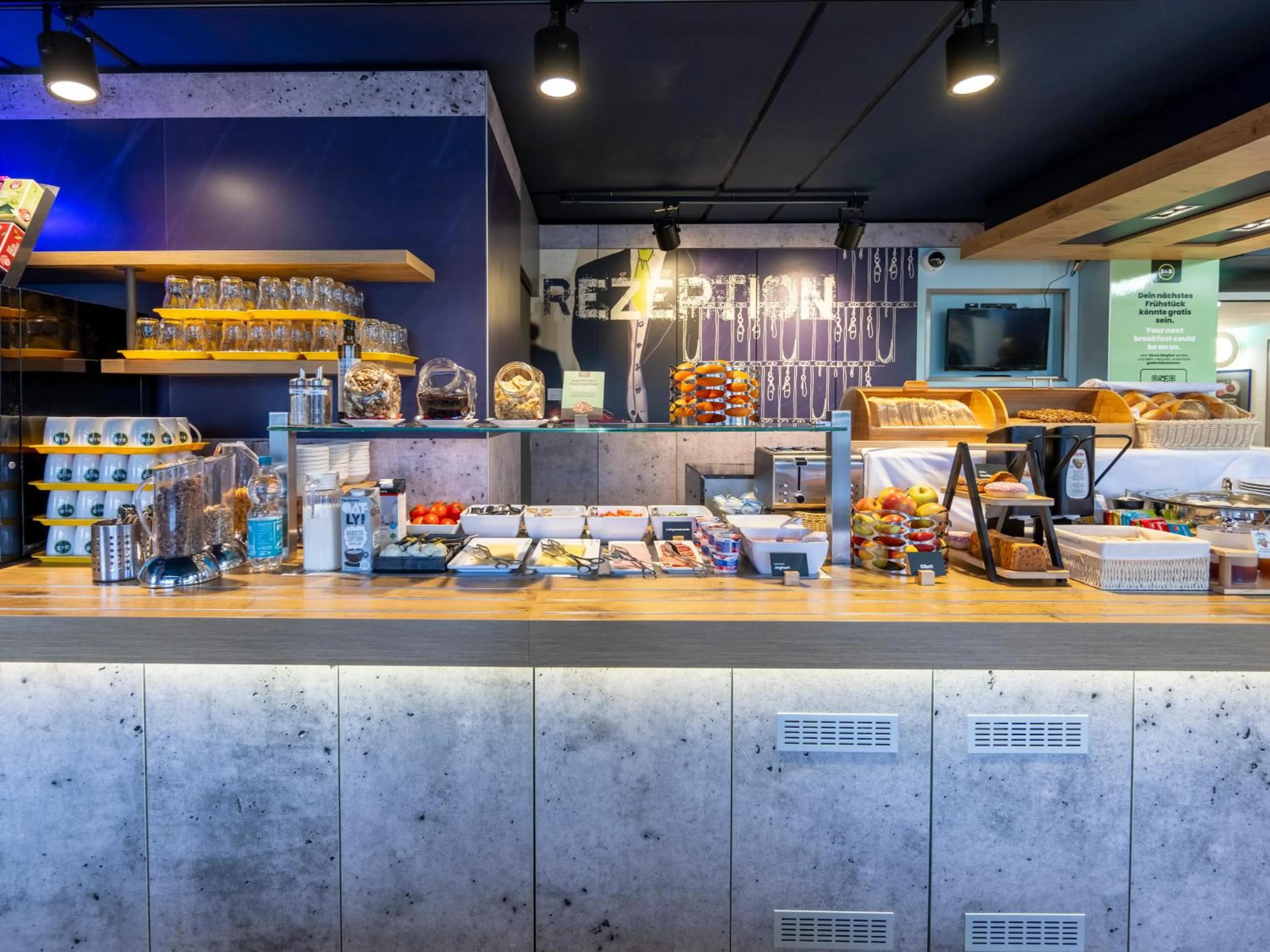 Restaurant/places to eat in ibis budget Düsseldorf Airport