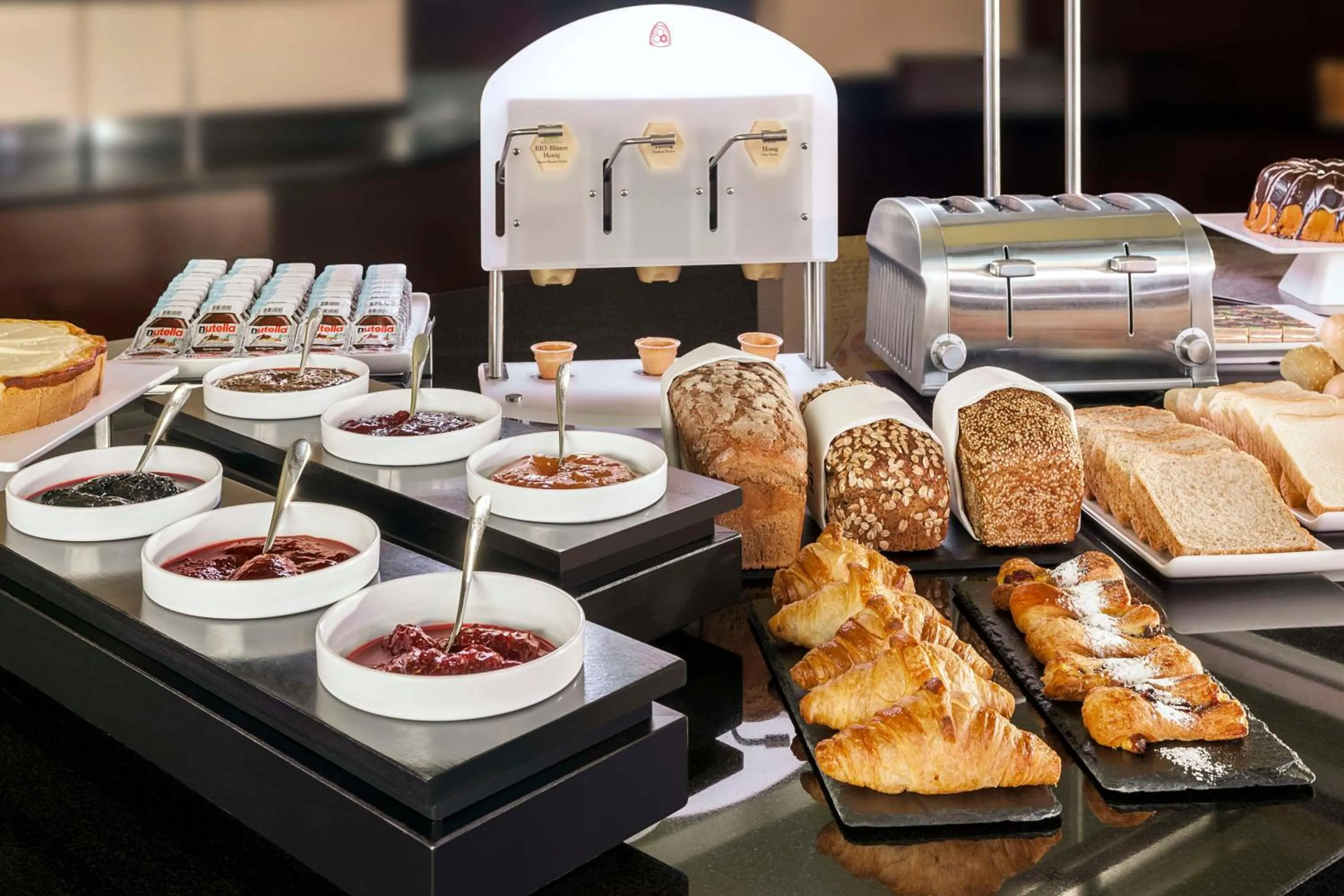 Food and drinks in NH Frankfurt Airport West