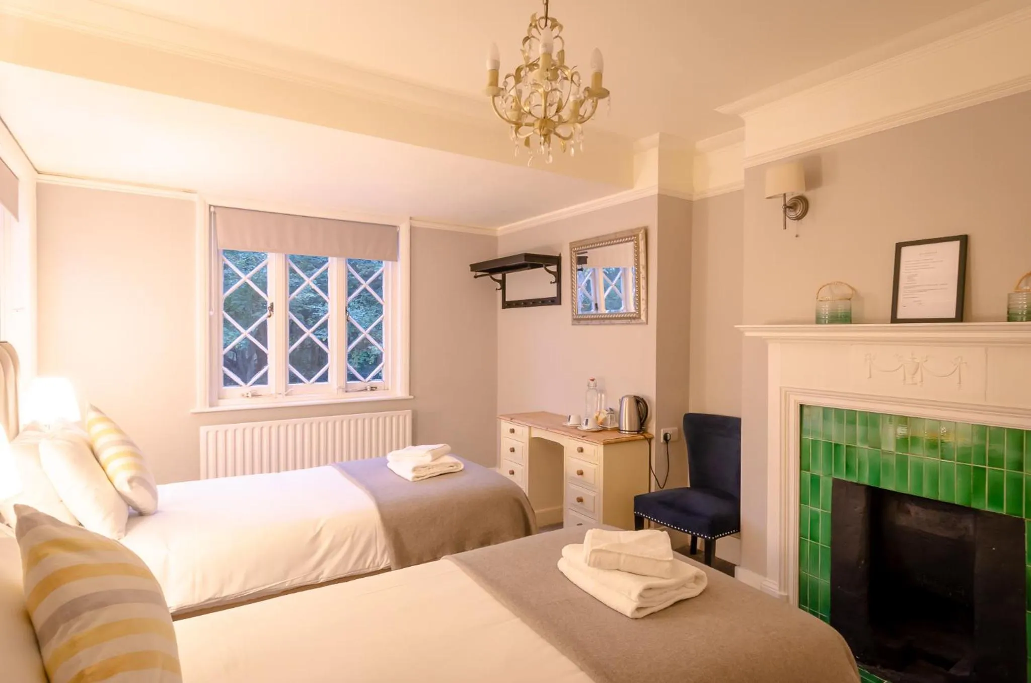 Bed in The Alverbank Hotel