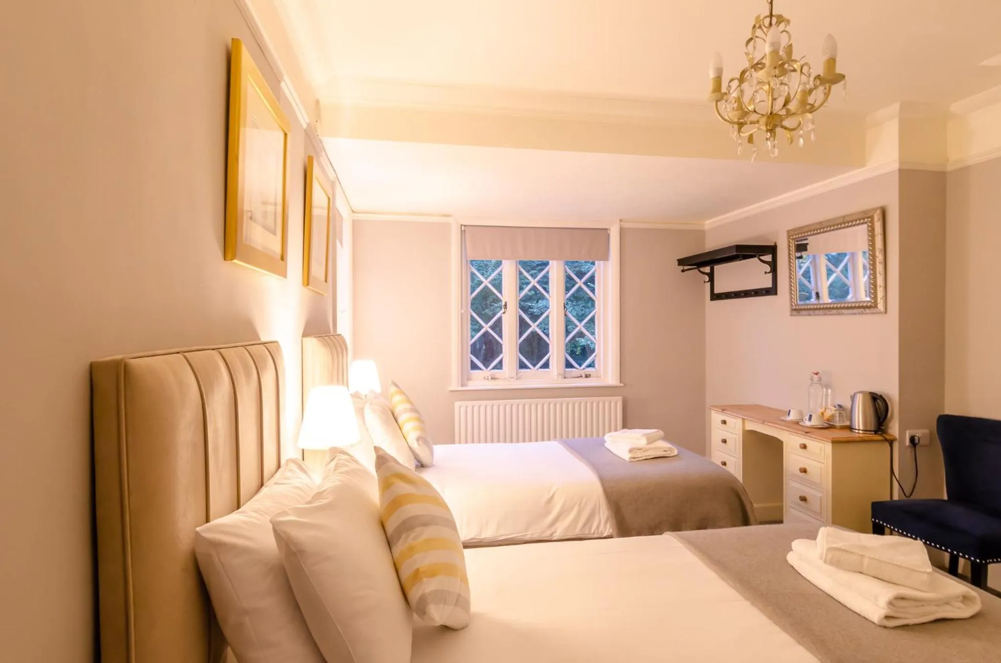 Bed in The Alverbank Hotel