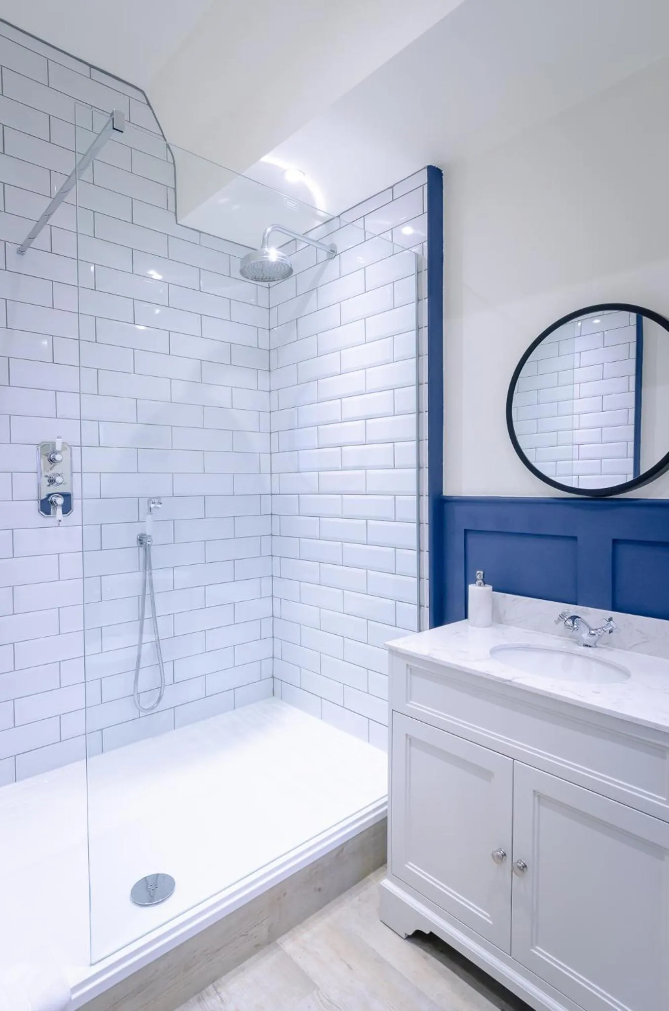 Bathroom in The Alverbank Hotel