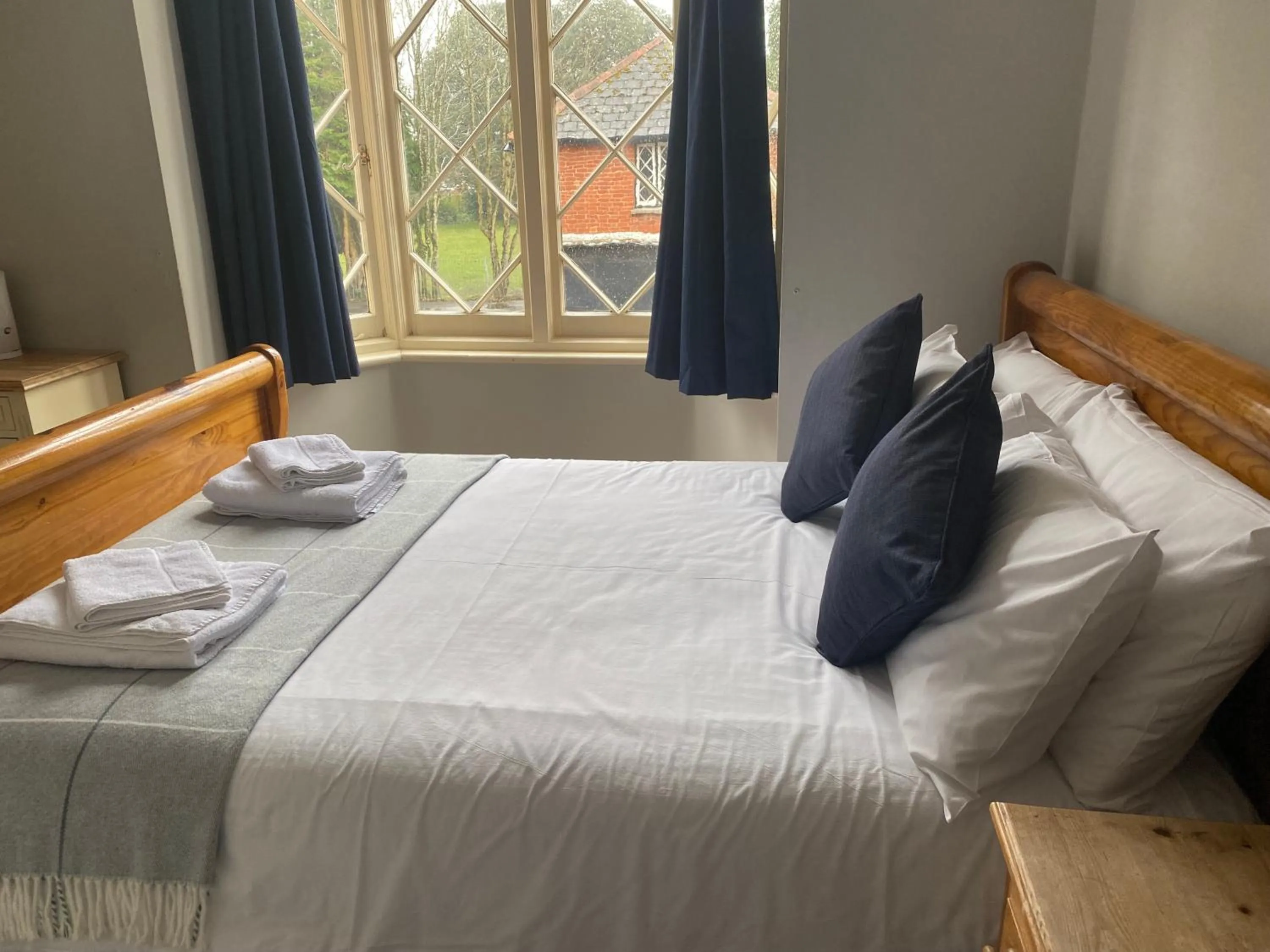 Bed in The Alverbank Hotel