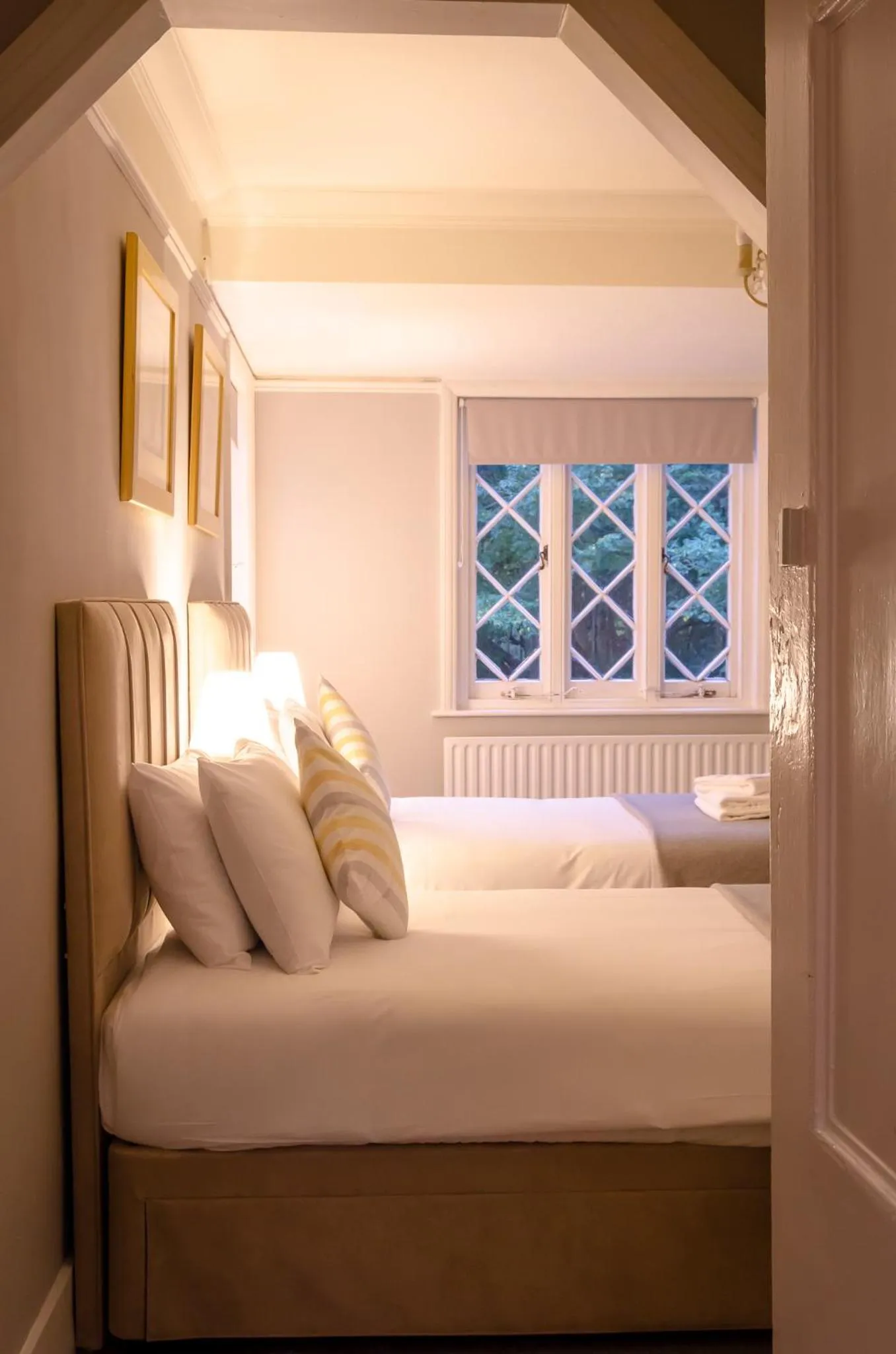 Bed in The Alverbank Hotel