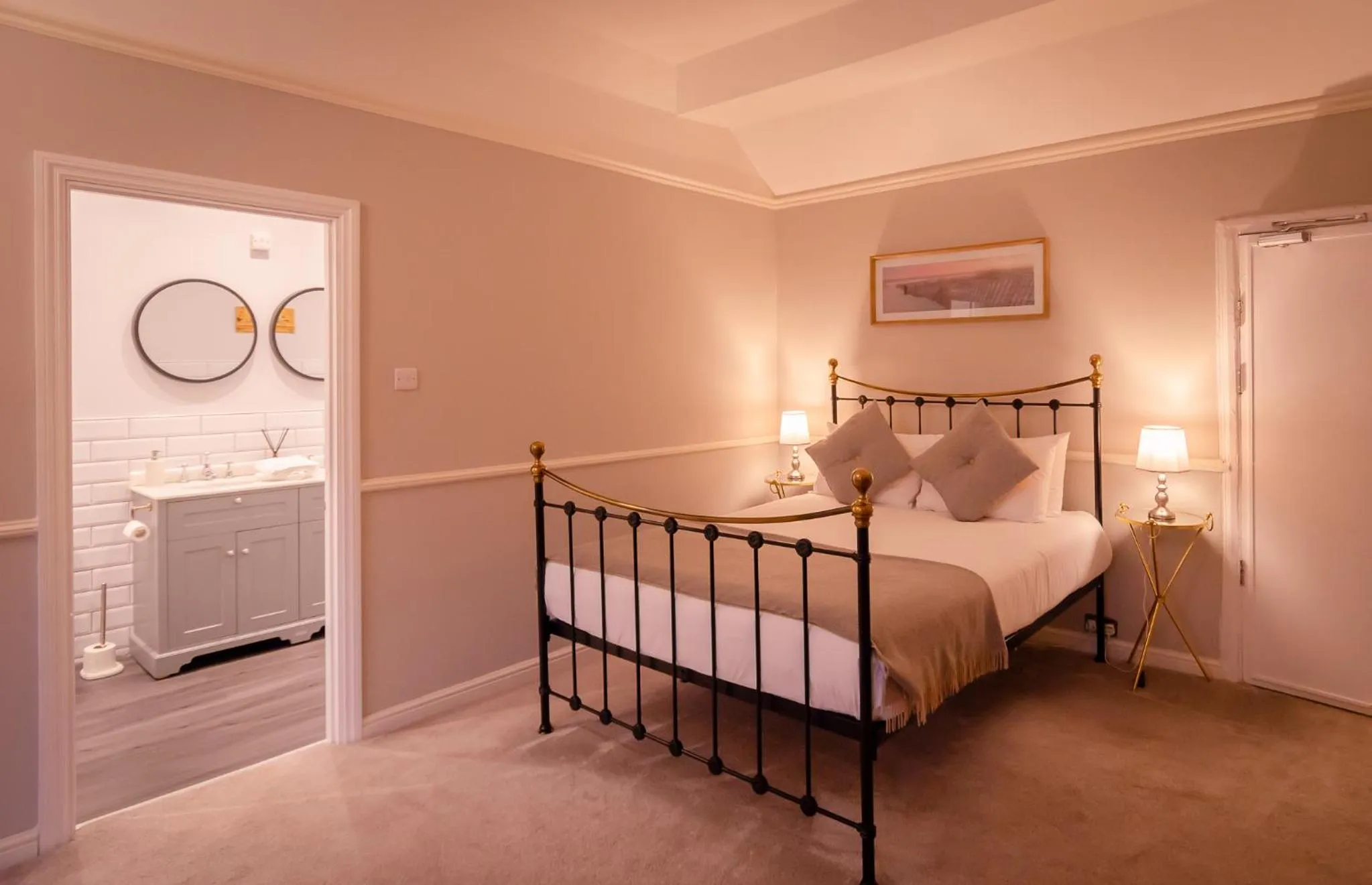 Bed in The Alverbank Hotel