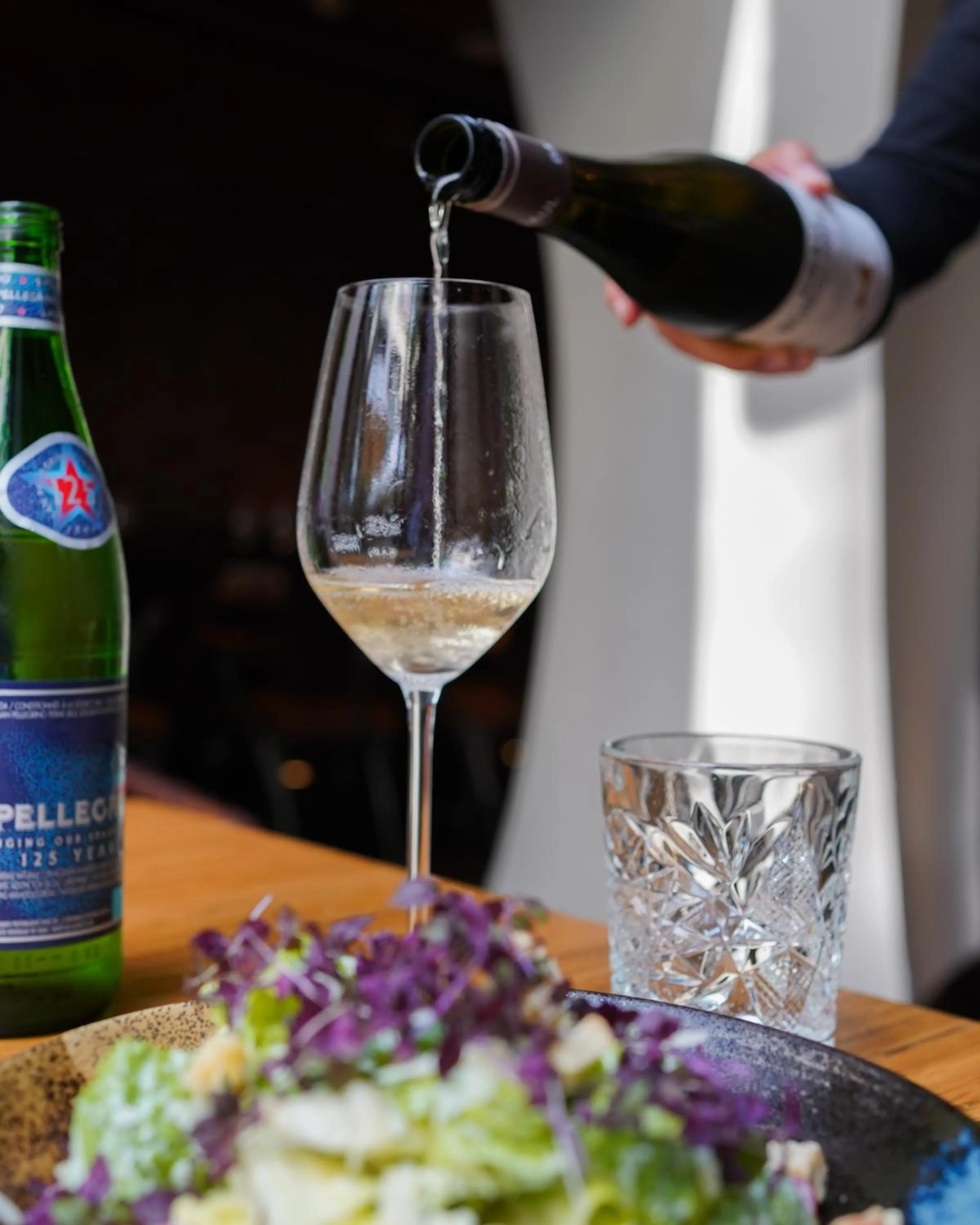 Restaurant/places to eat in east Hotel Hamburg