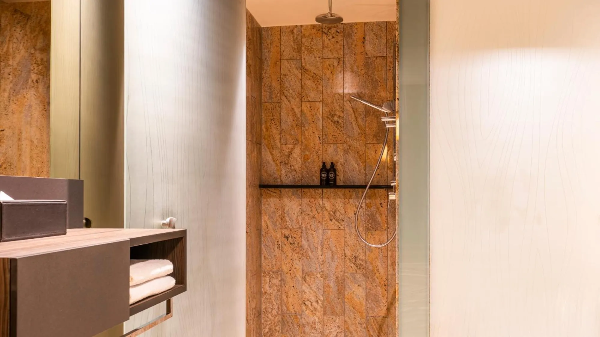 Shower in east Hotel Hamburg