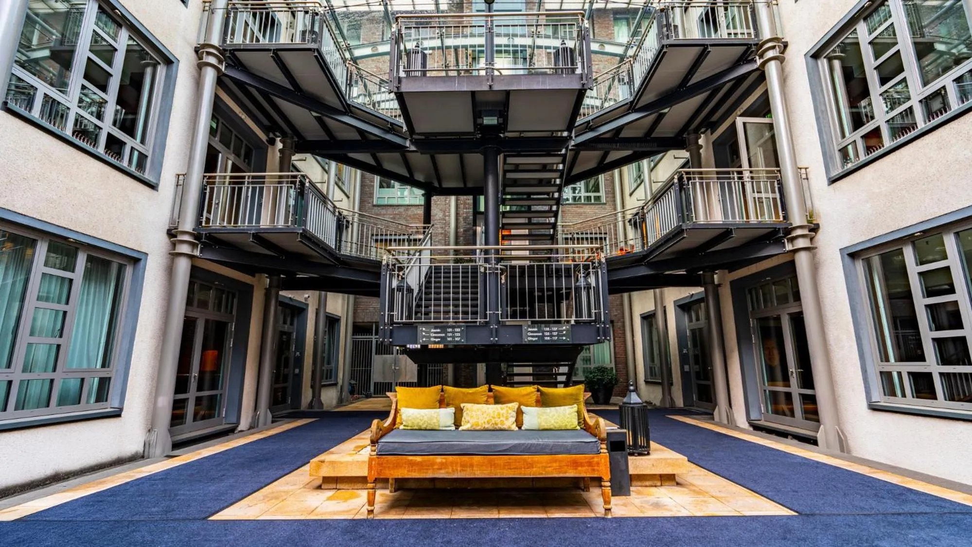 Patio in east Hotel Hamburg