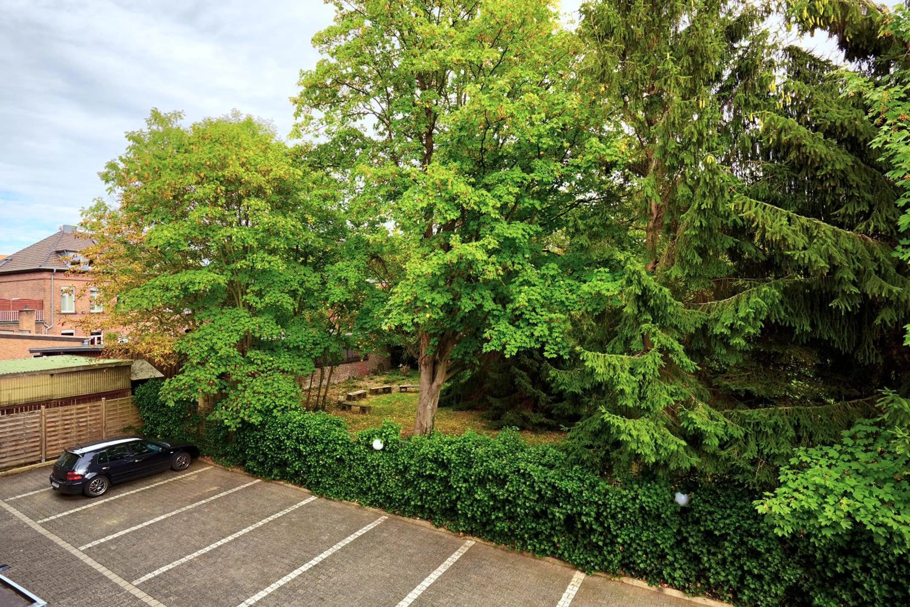 Garden view in Hotel Stadt Grevenbroich mit Klimaanlage