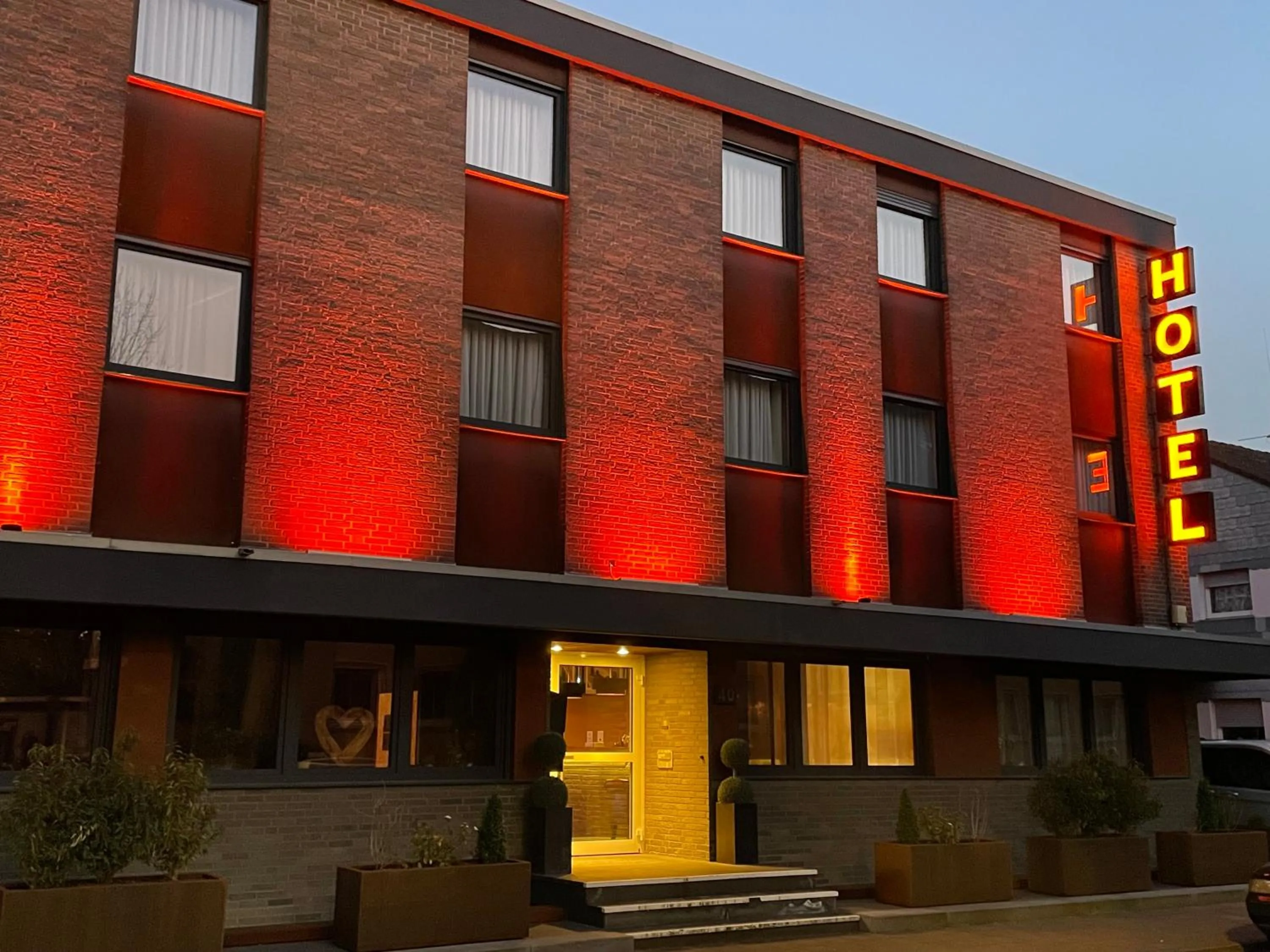 Property building in Hotel Stadt Grevenbroich mit Klimaanlage