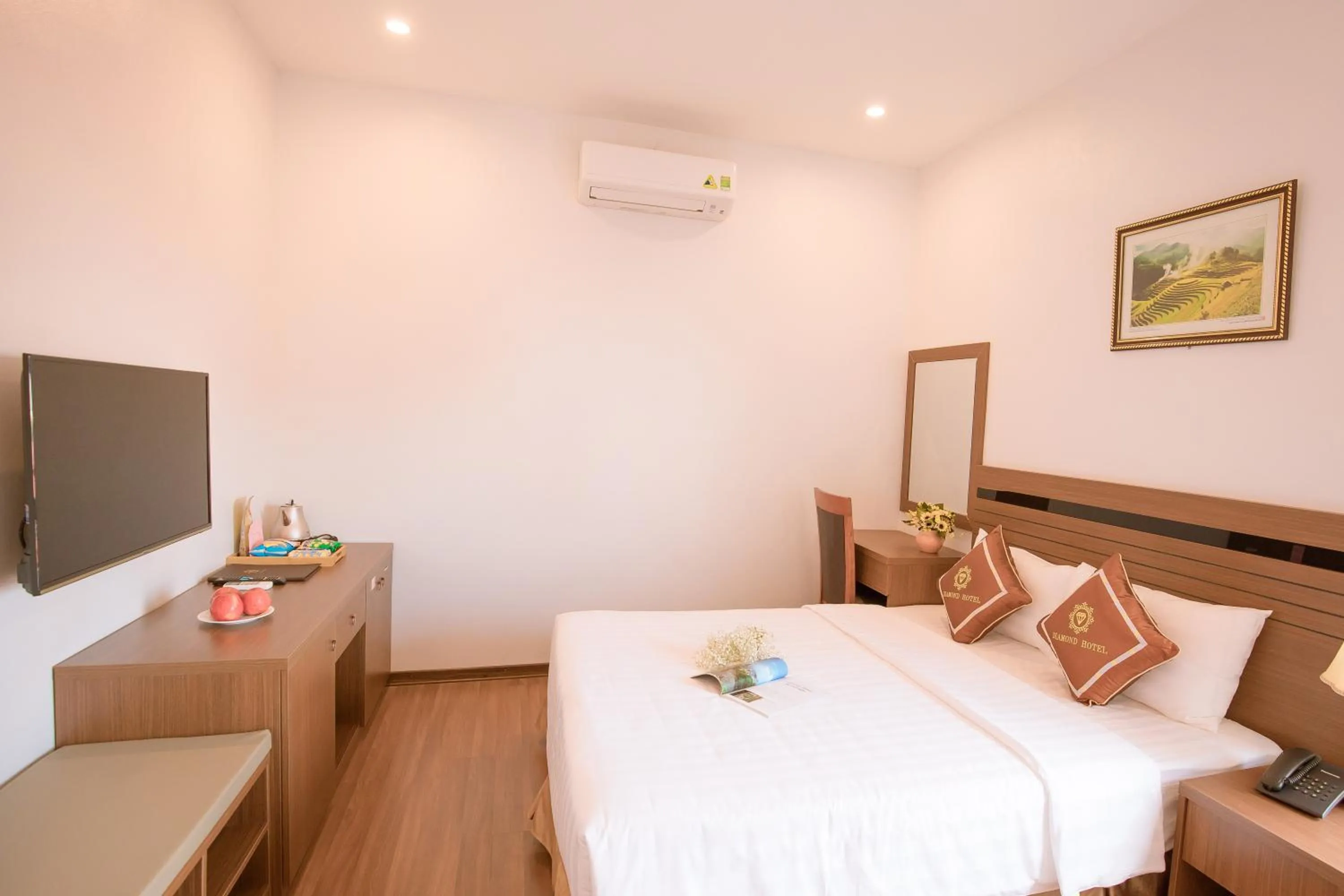 Photo of the whole room, Bed in Diamond Hotel