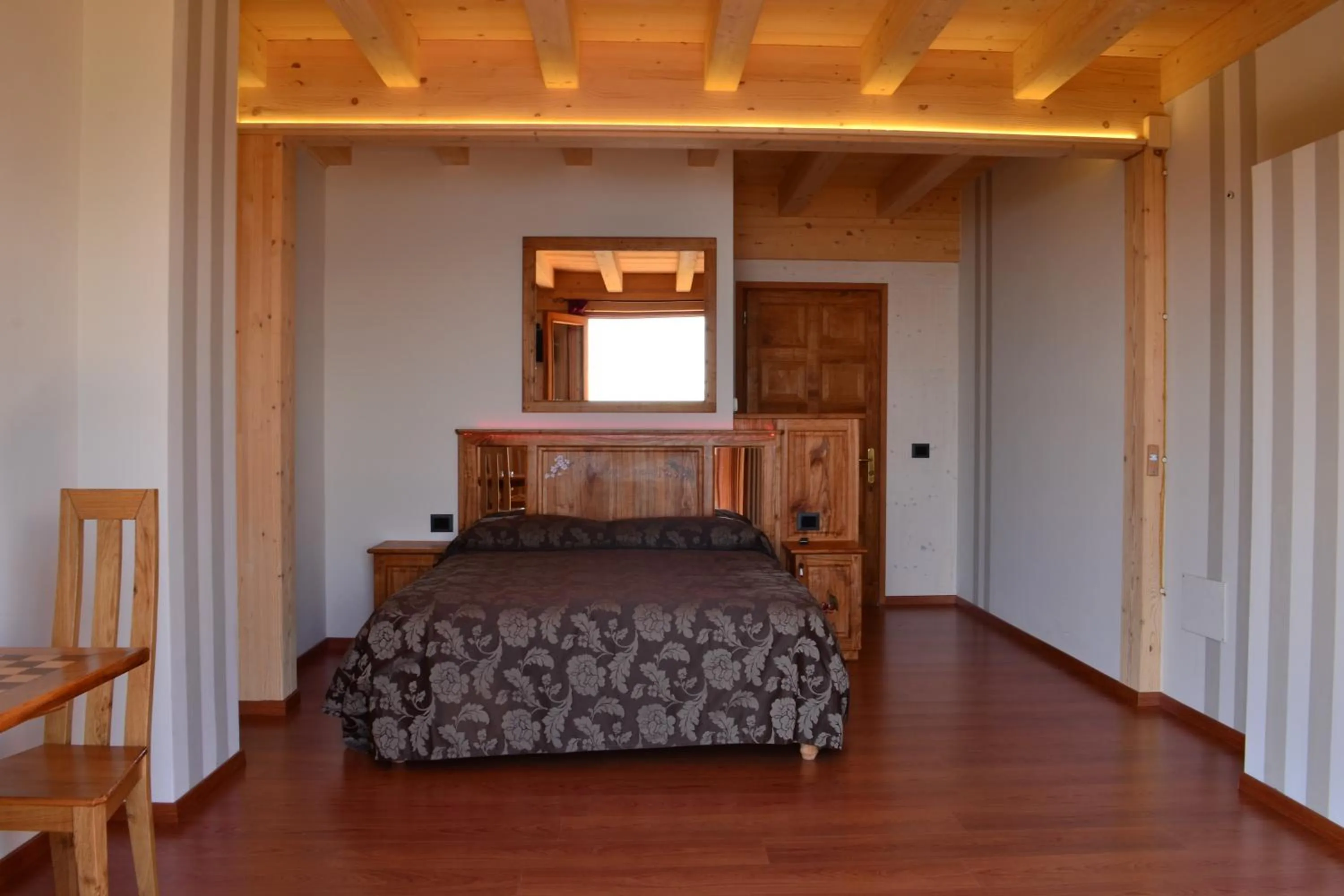 Photo of the whole room in Il Camino