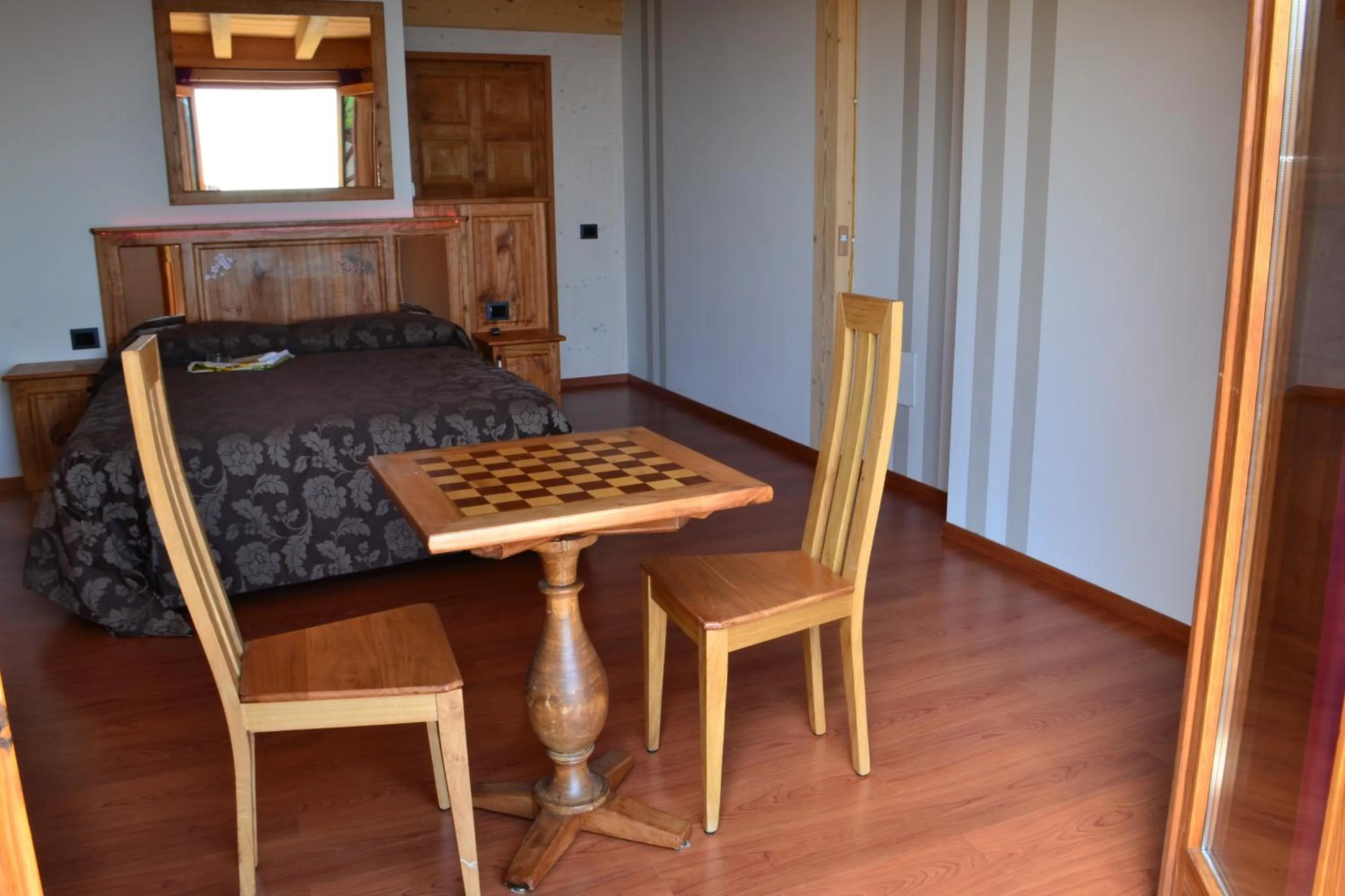 Photo of the whole room in Il Camino