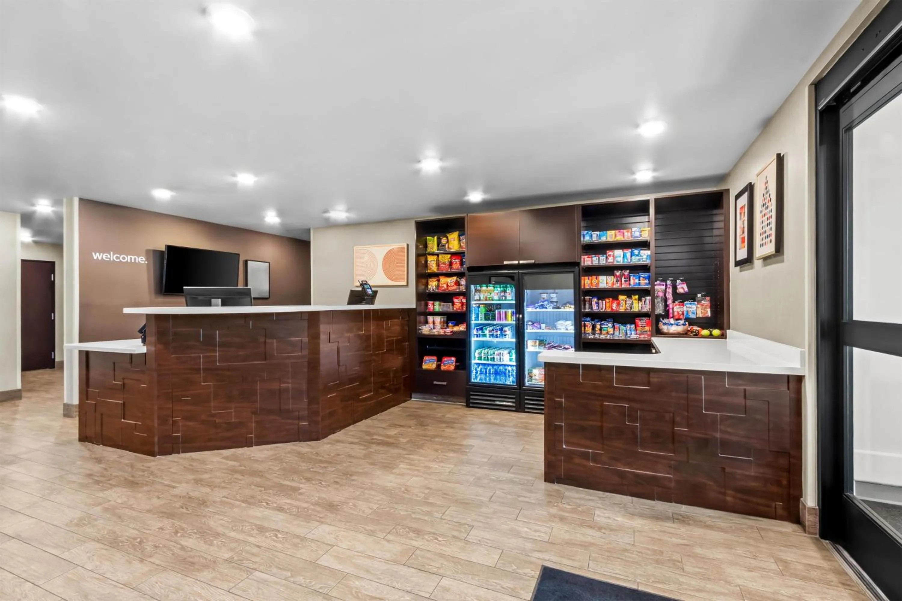 Lobby or reception in Sonesta Simply Suites Avondale