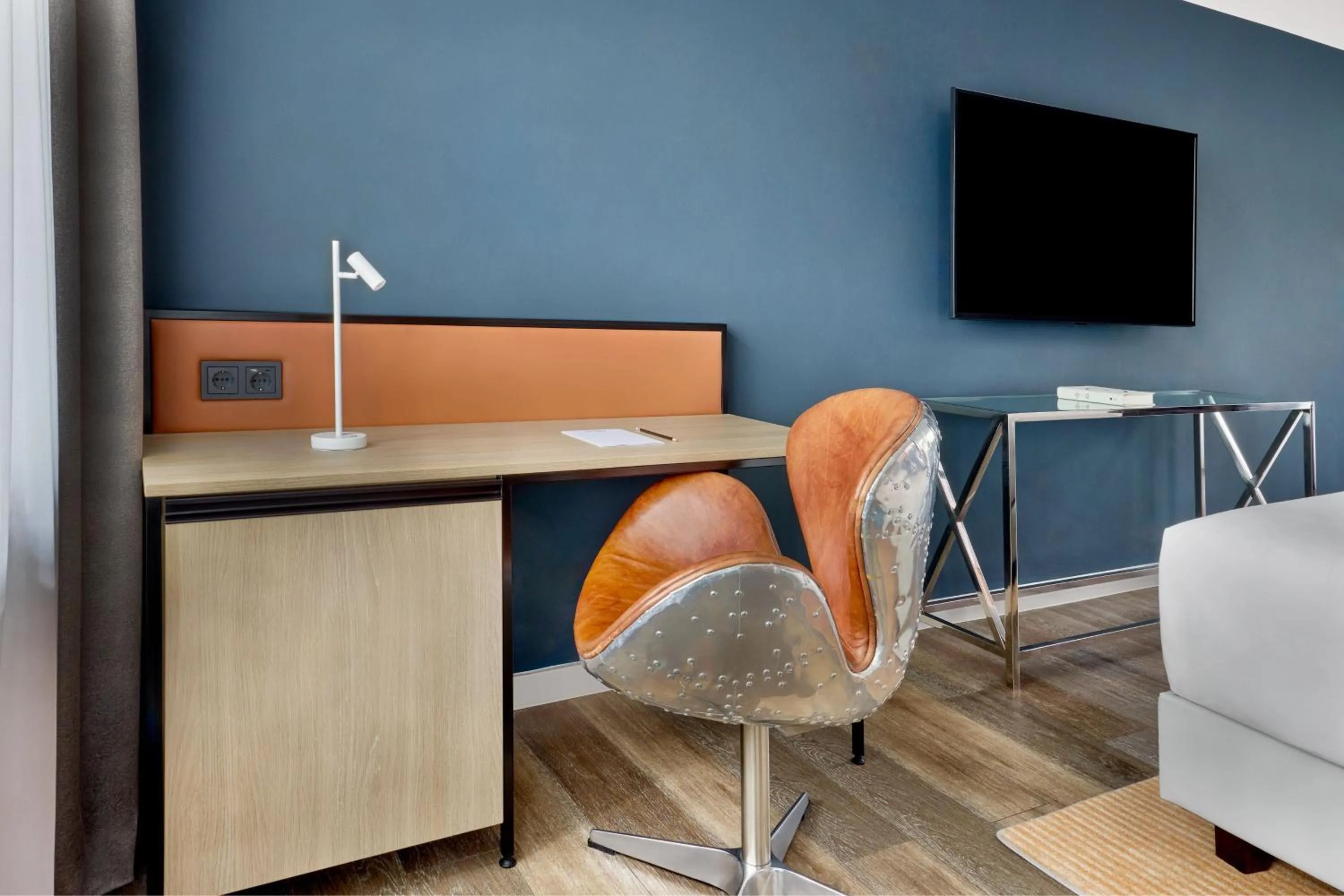 Photo of the whole room in the Deutz, a Tribute Portfolio Hotel