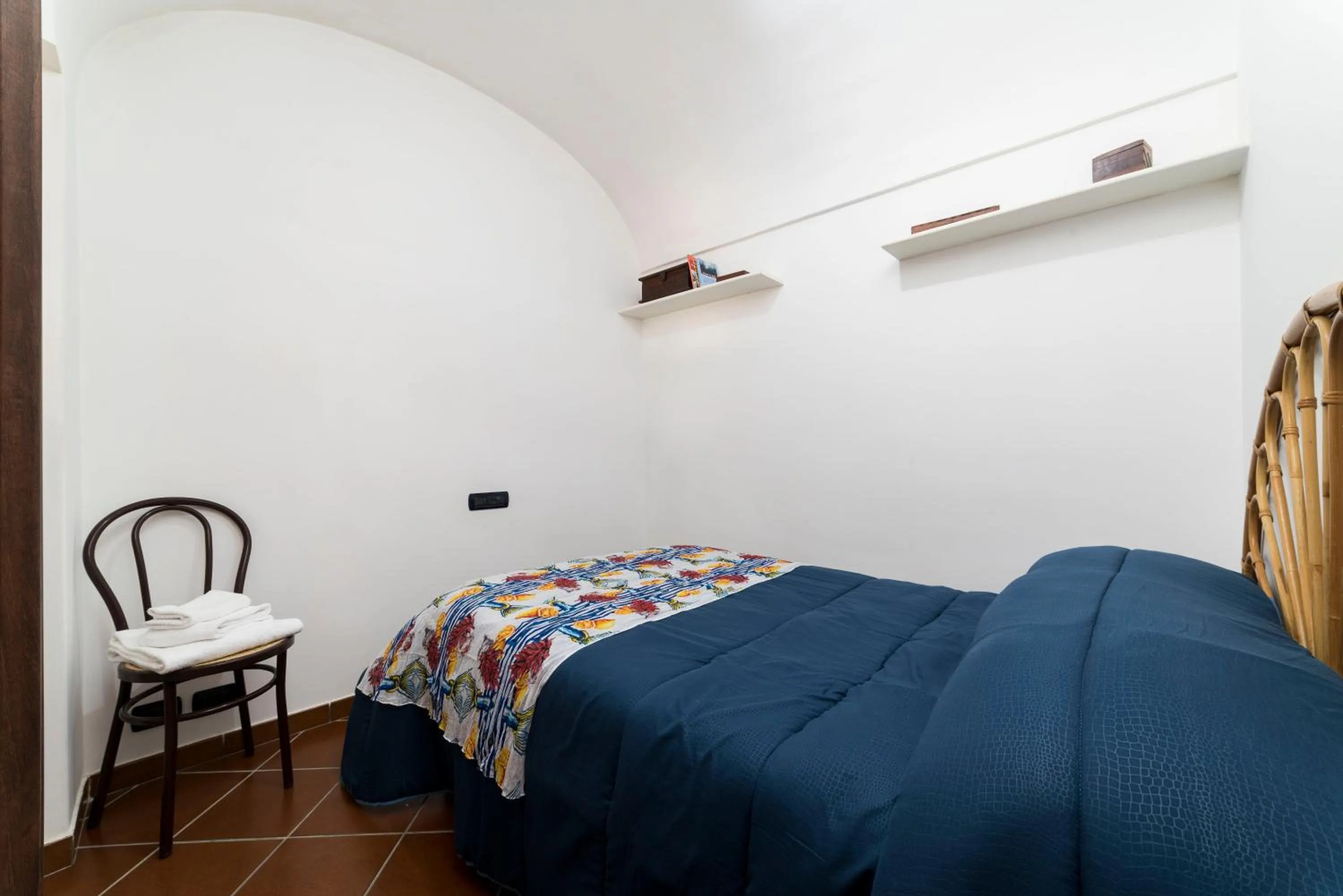 Bedroom, Bed in Estate4home - Namily house