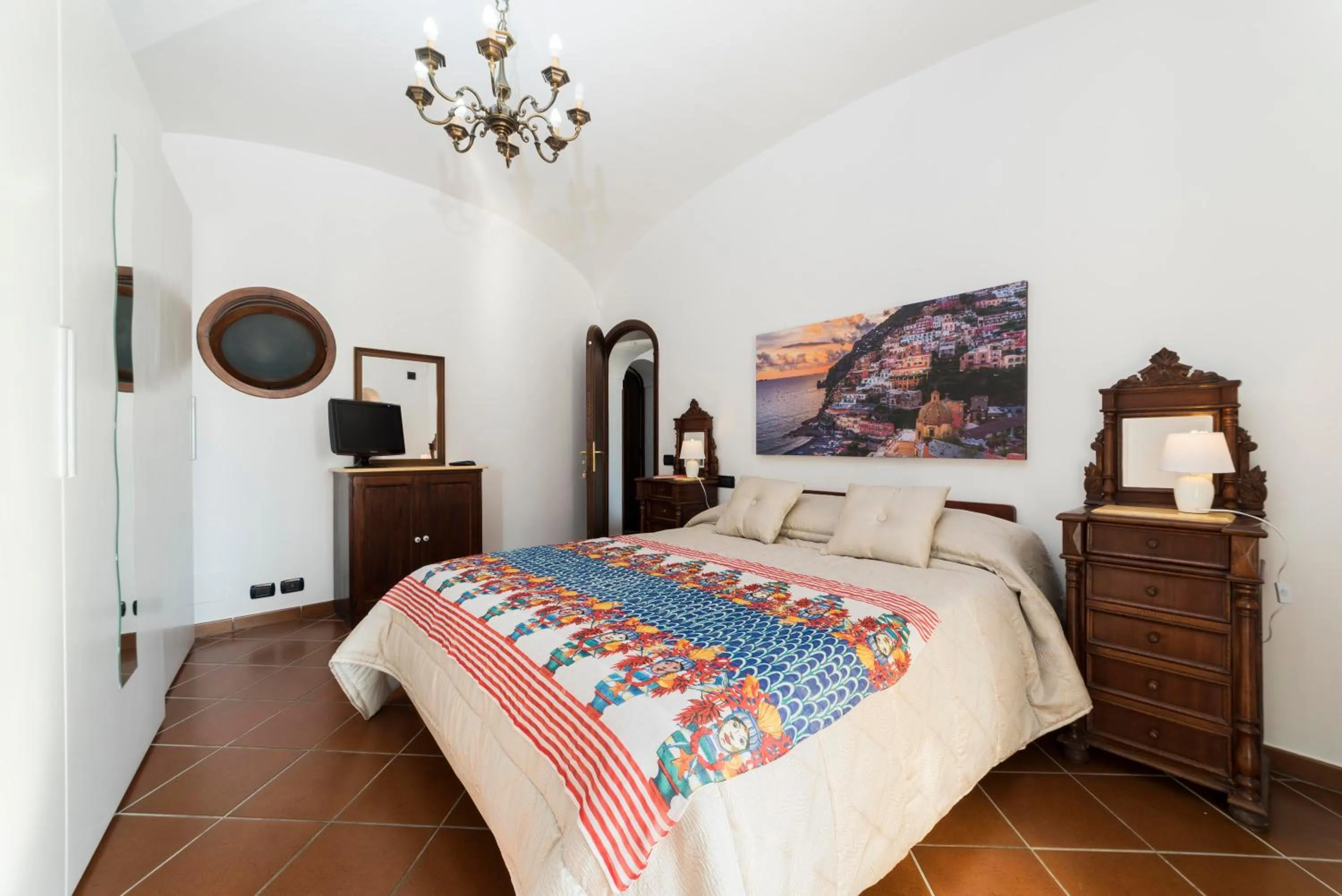 Bedroom, Bed in Estate4home - Namily house