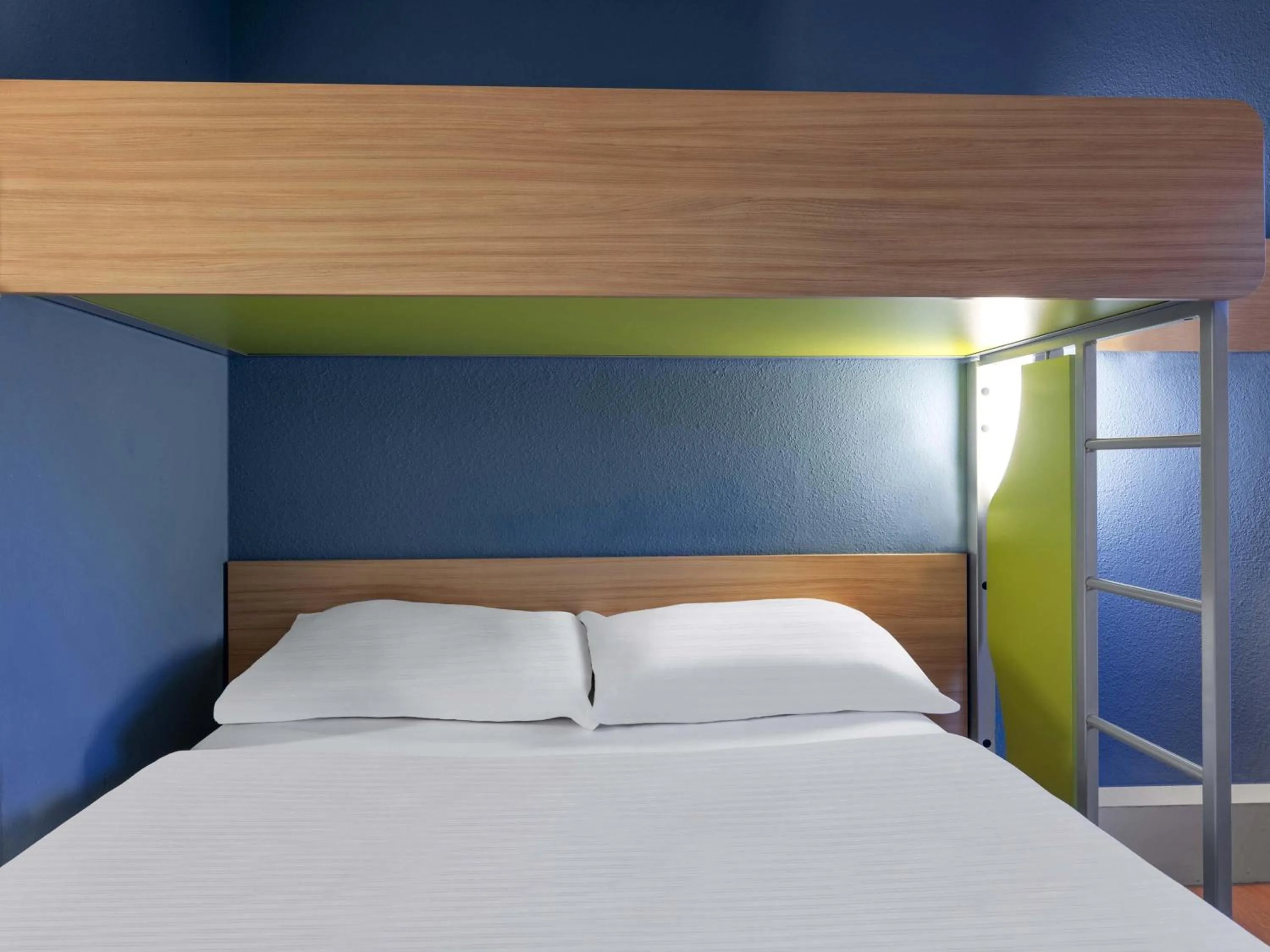 Bed in B&B HOTEL Wuppertal-Oberbarmen