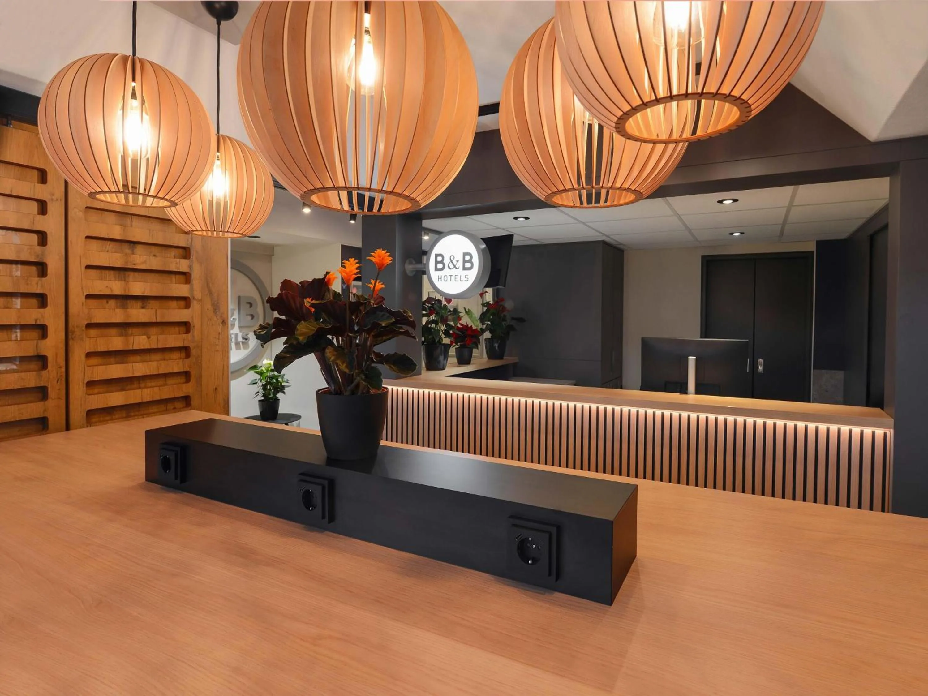 Lobby or reception in B&B HOTEL Wuppertal-Oberbarmen